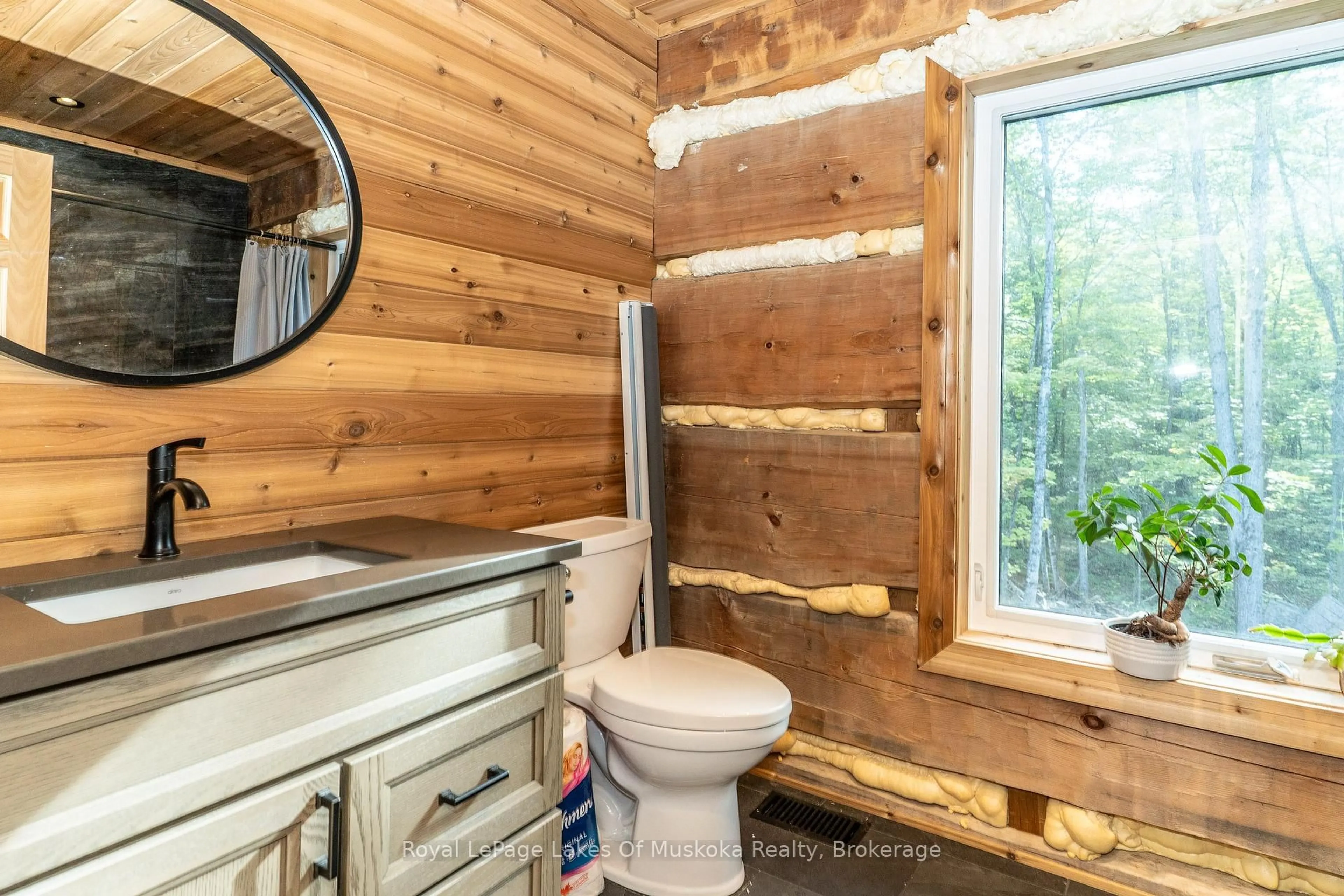 Standard bathroom, unknown for 1029 Whiteside Rd, Muskoka Lakes Ontario P0B 1J0