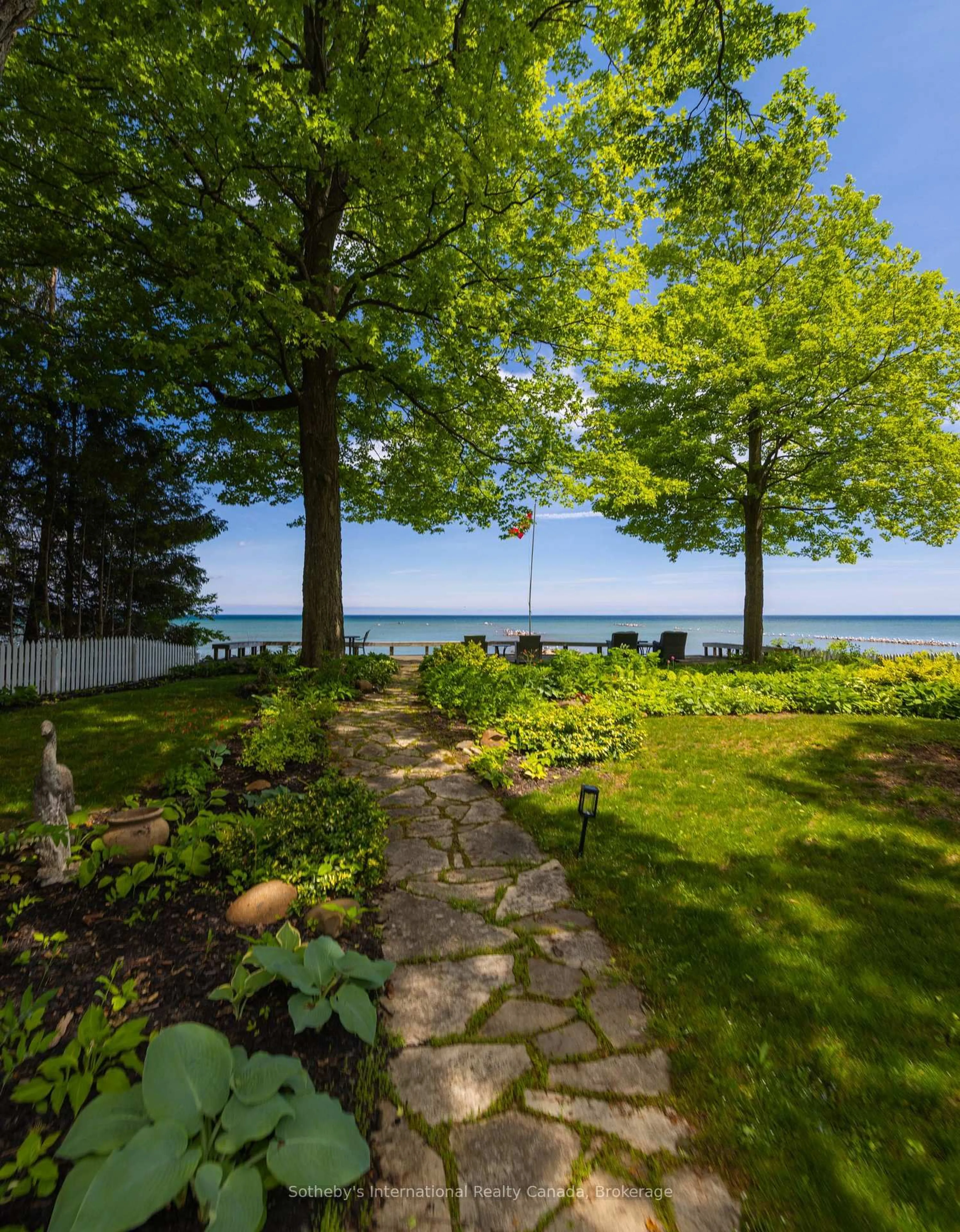 Patio, water/lake/river/ocean view for 47 Vera St, Meaford Ontario N4L 1B2