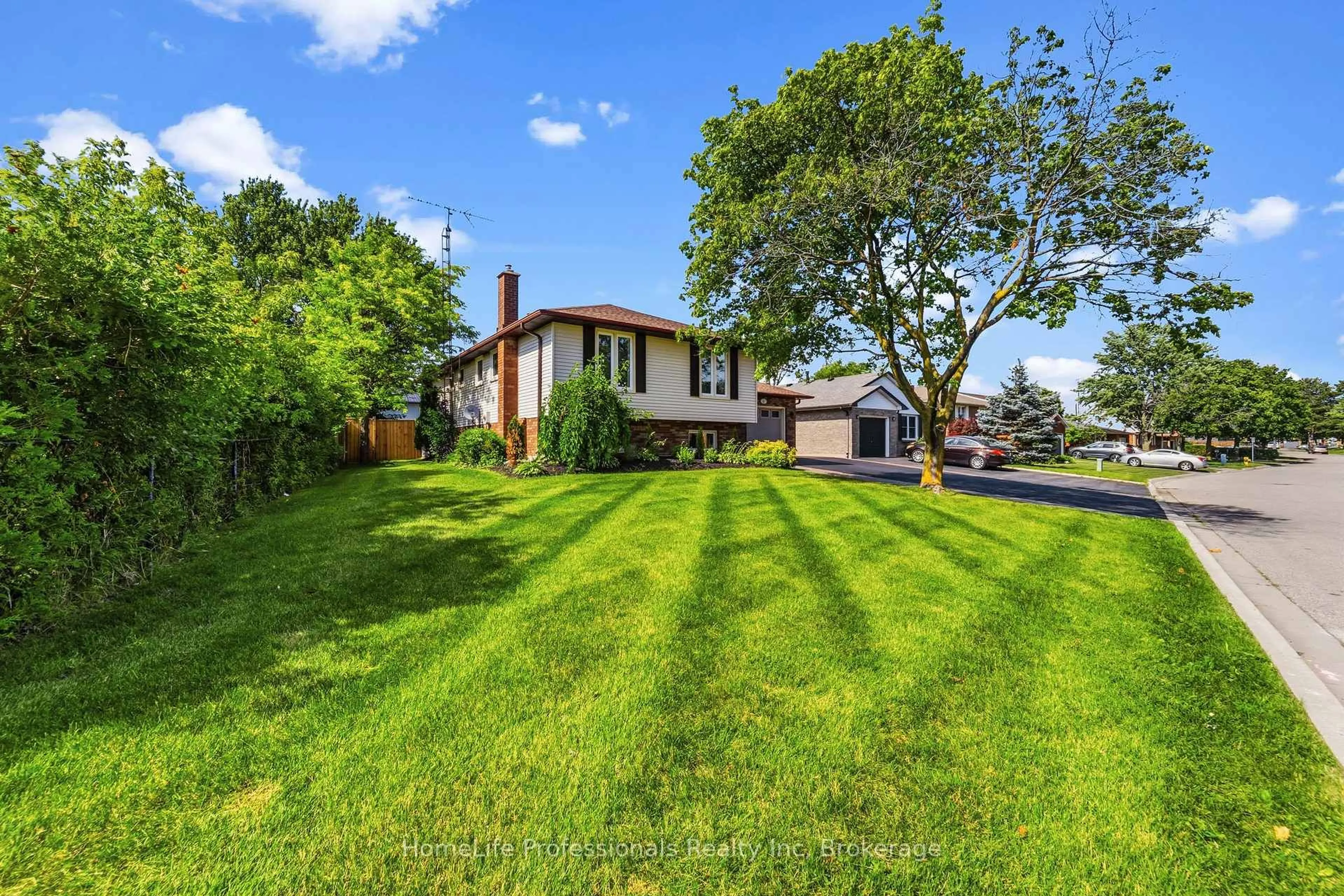 A pic from outside/outdoor area/front of a property/back of a property/a pic from drone, water/lake/river/ocean view for 4 Ravine Cres, Haldimand Ontario N0A 1S0