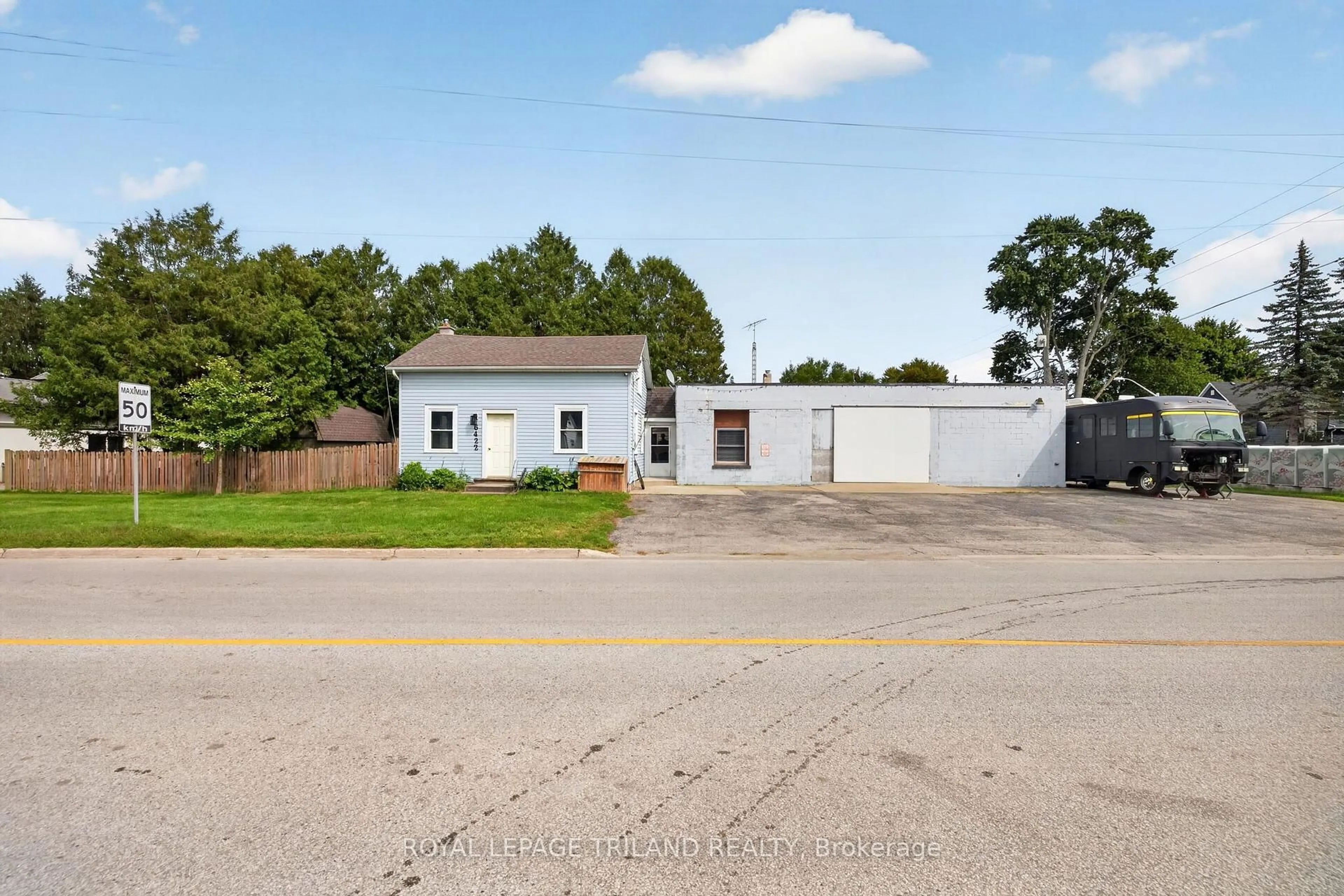 A pic from outside/outdoor area/front of a property/back of a property/a pic from drone, street for 6422 Bradish Rd, London South Ontario N6N 1N6