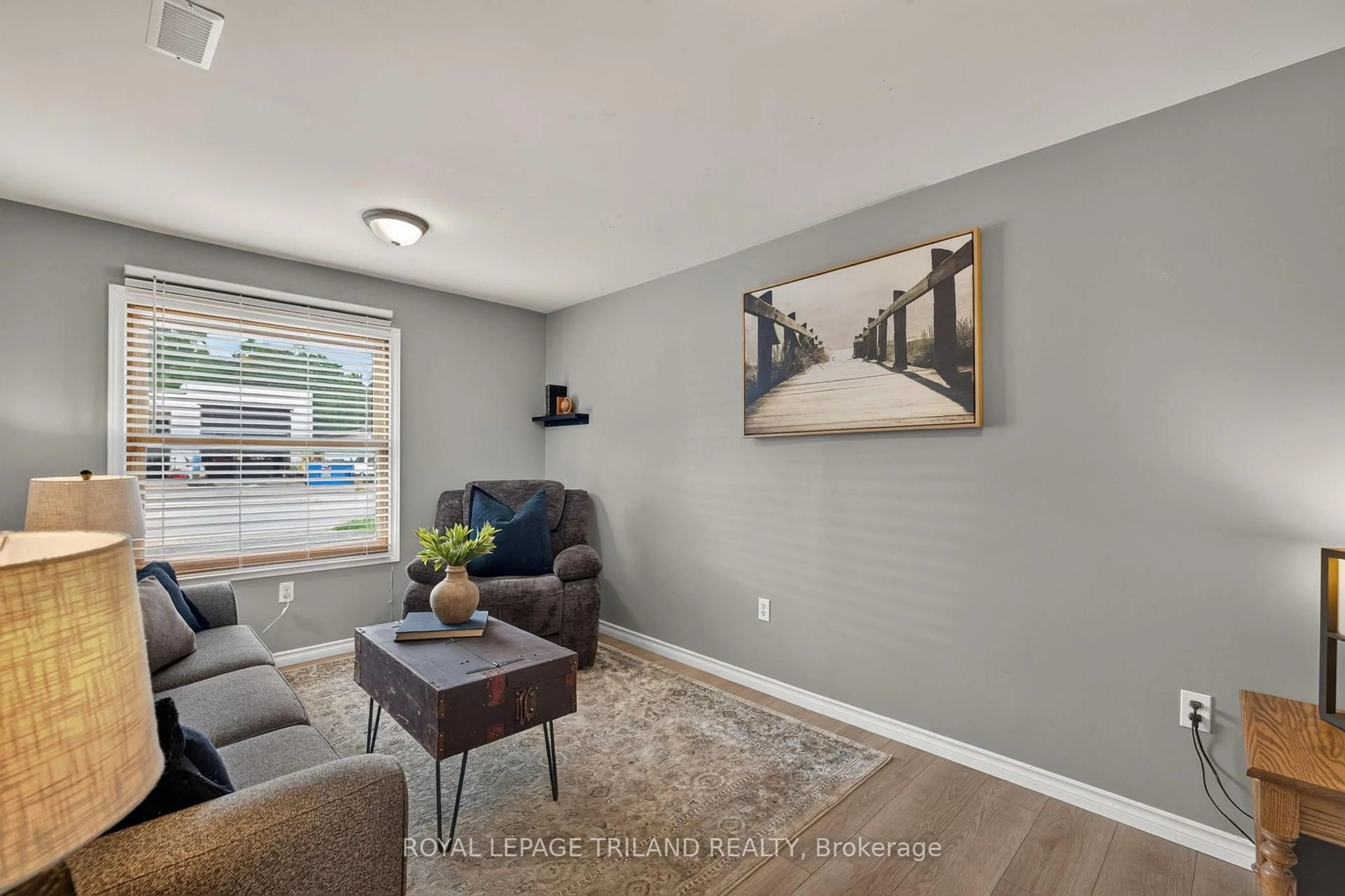 Living room with furniture, unknown for 6422 Bradish Rd, London South Ontario N6N 1N6