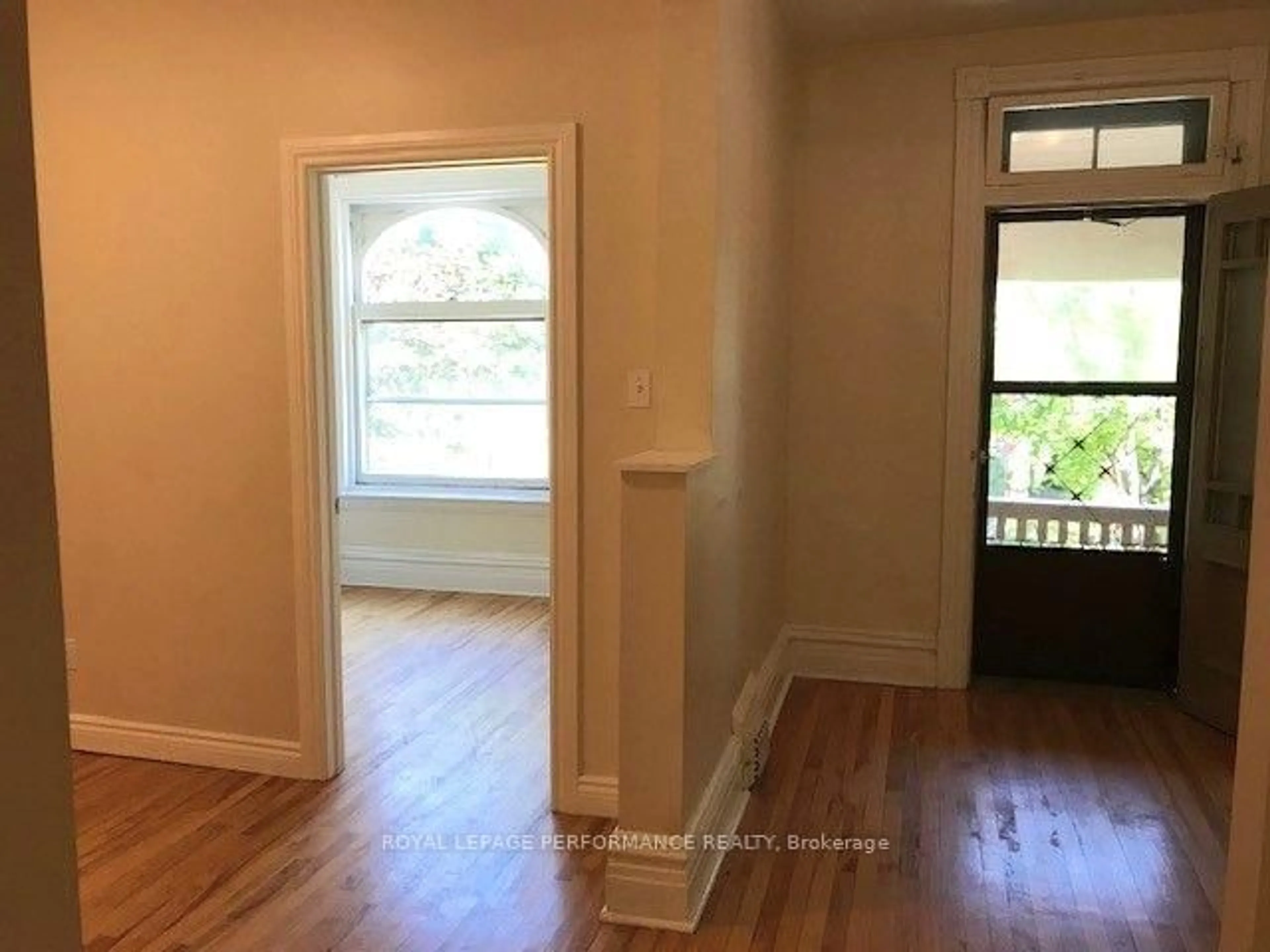 Unknown for 28 Sweetland Ave, Ottawa Ontario K1N 7T6