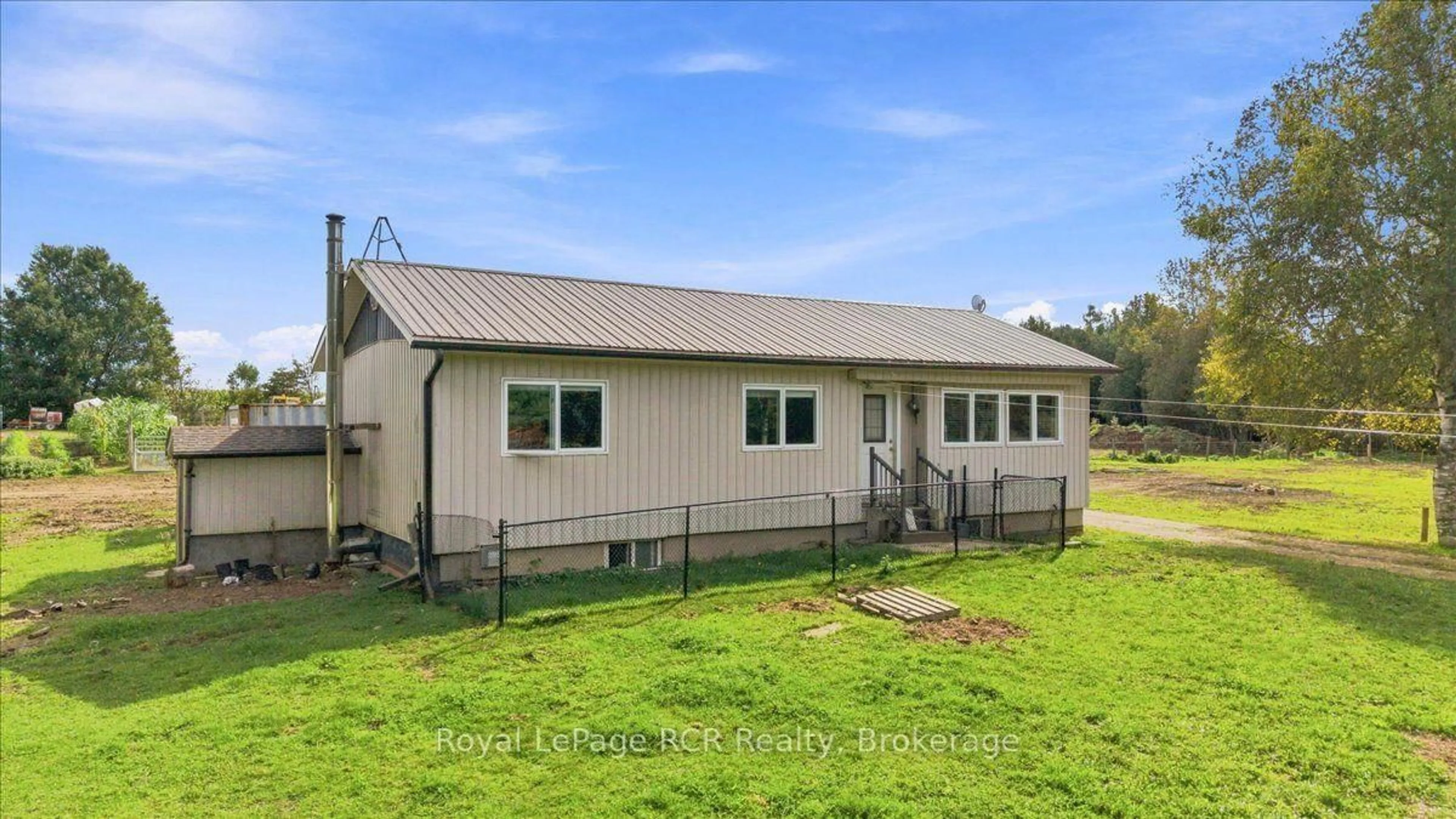 A pic from outside/outdoor area/front of a property/back of a property/a pic from drone, building for 151601 Southgate Sideroad 15, Southgate Ontario N0G 1N0