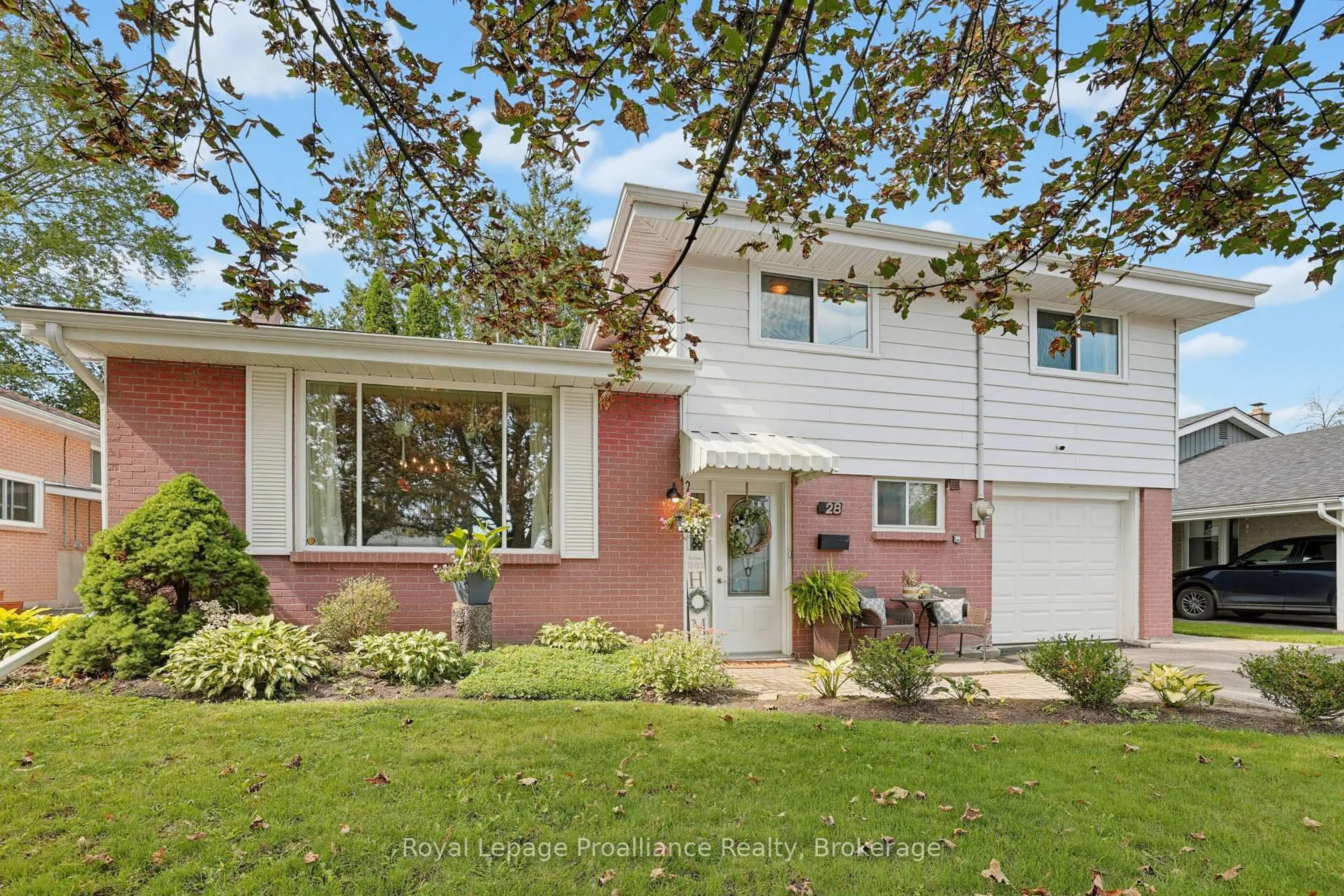Home with vinyl exterior material, street for 28 Linton Park Rd, Belleville Ontario K8N 4K9