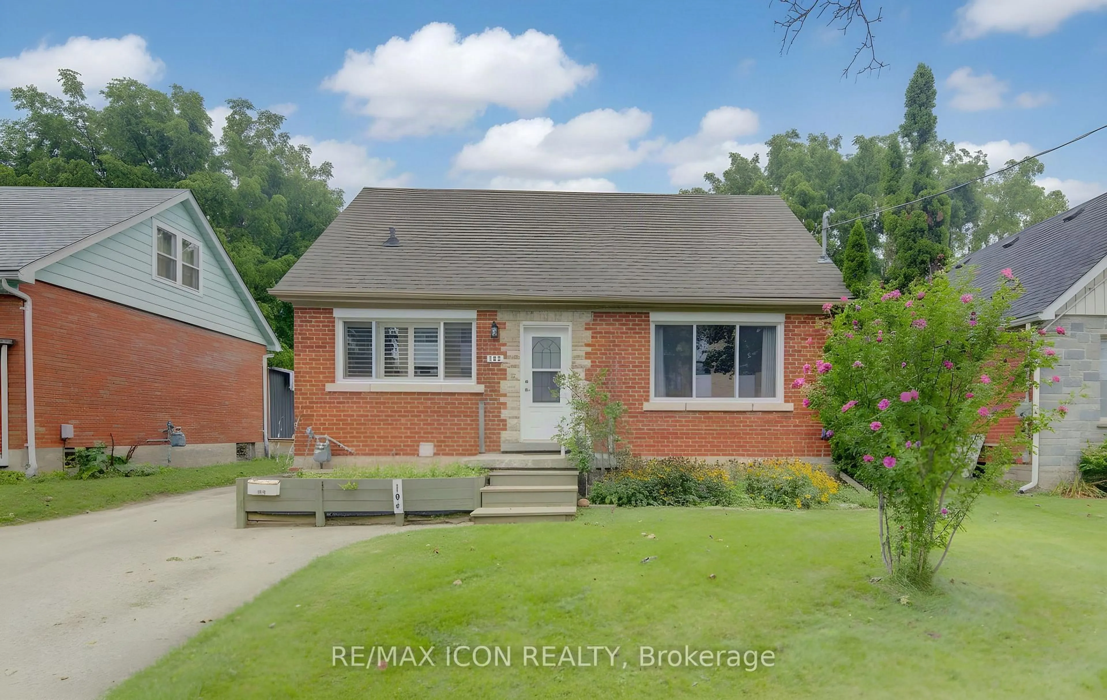 Home with brick exterior material, street for 104 Mausser Ave, Kitchener Ontario N2M 3K5