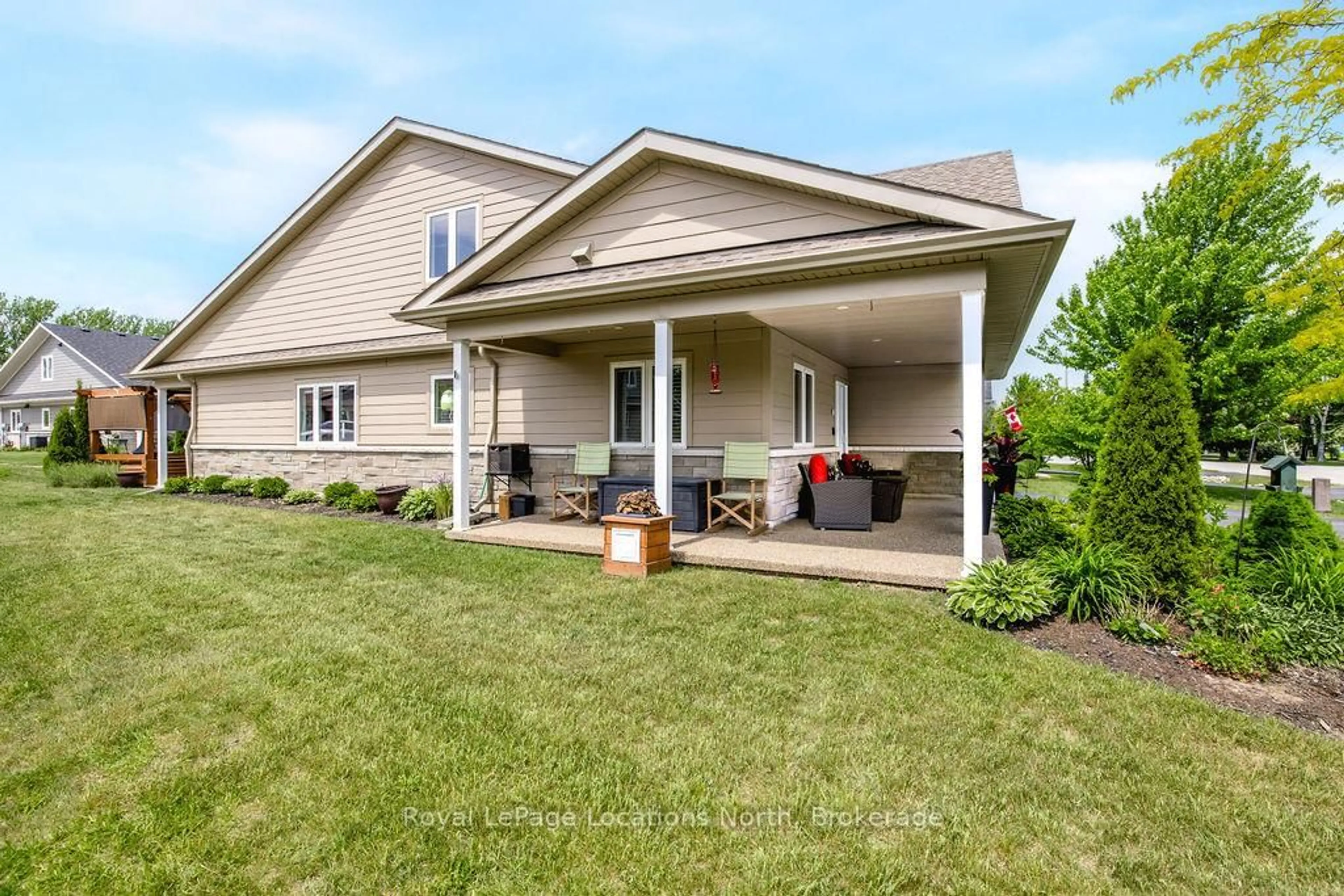 Home with vinyl exterior material, unknown for 43 NAPIER St, Blue Mountains Ontario N0H 2P0