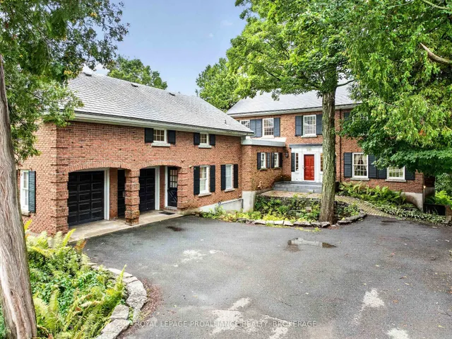 110 Lakeshore Blvd, Kingston 2