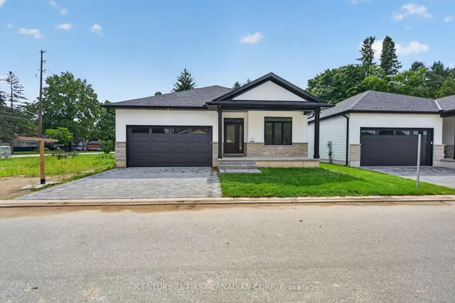 430 Head St #4, Strathroy-Caradoc