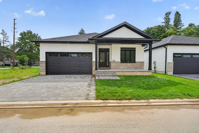 430 Head St #4, Strathroy-Caradoc 2