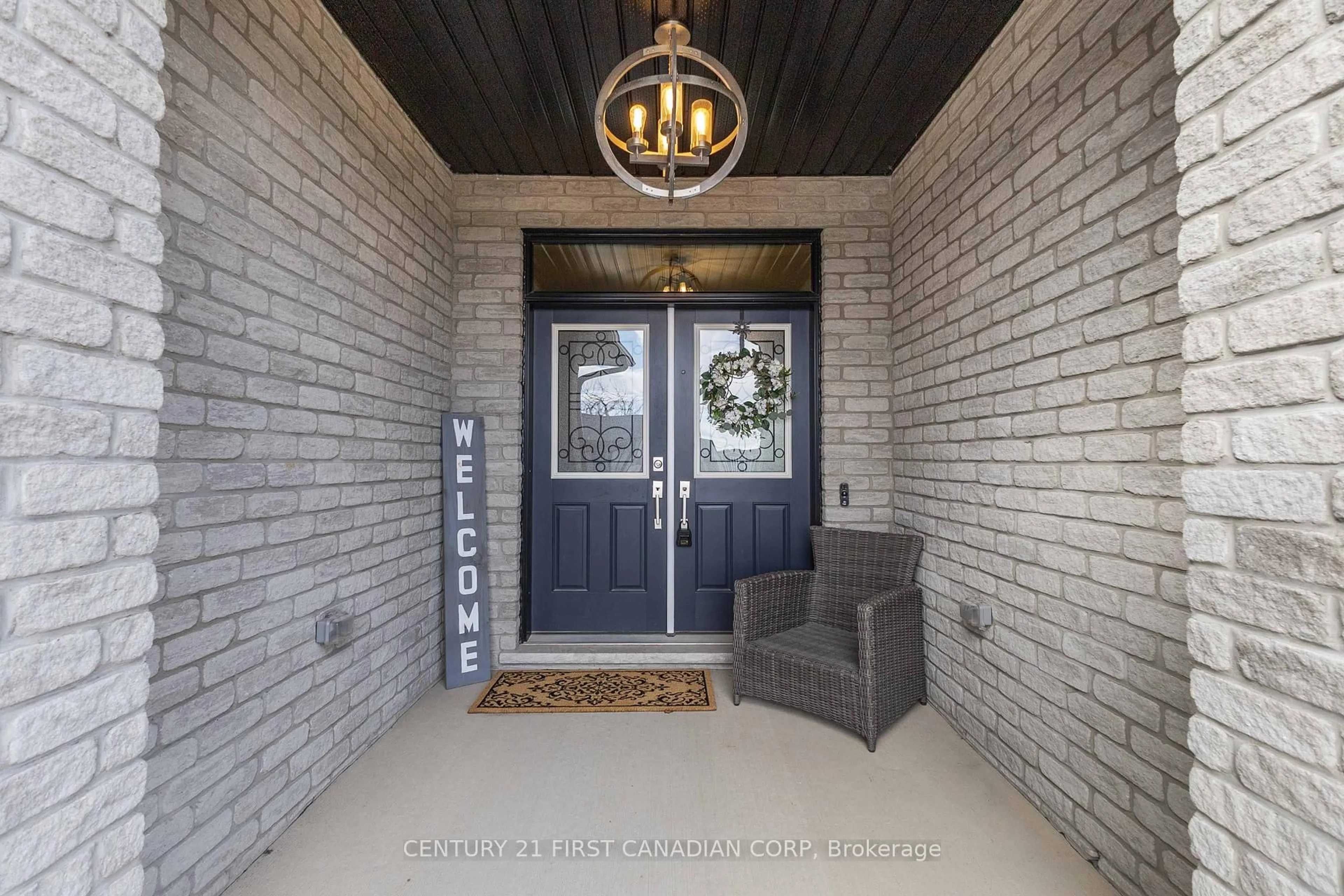 Indoor entryway for 52 Royal Dornoch Dr, St. Thomas Ontario N5R 0K3