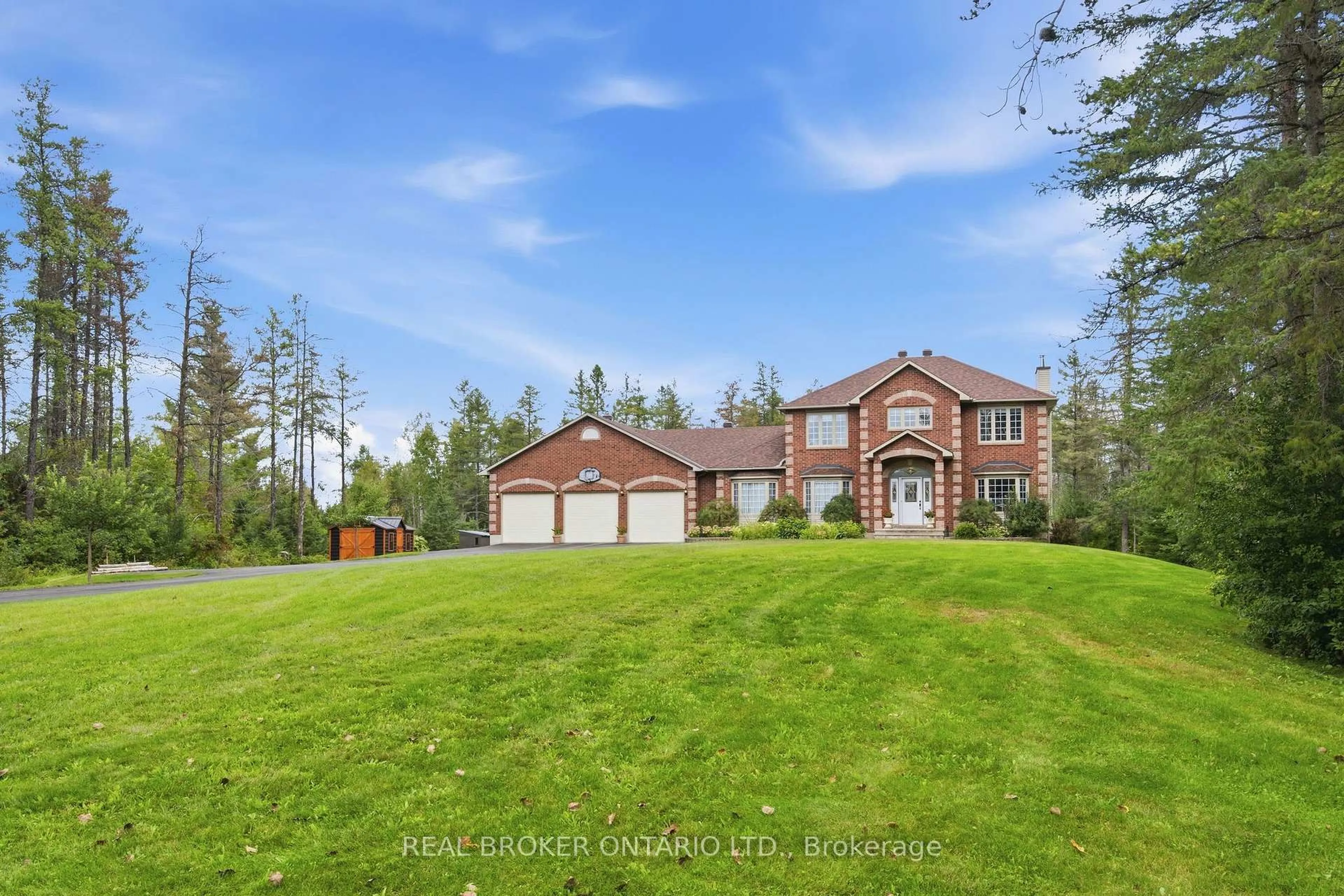 A pic from outside/outdoor area/front of a property/back of a property/a pic from drone, unknown for 177 Grey Fox Dr, Carp Ontario K0A 1L0