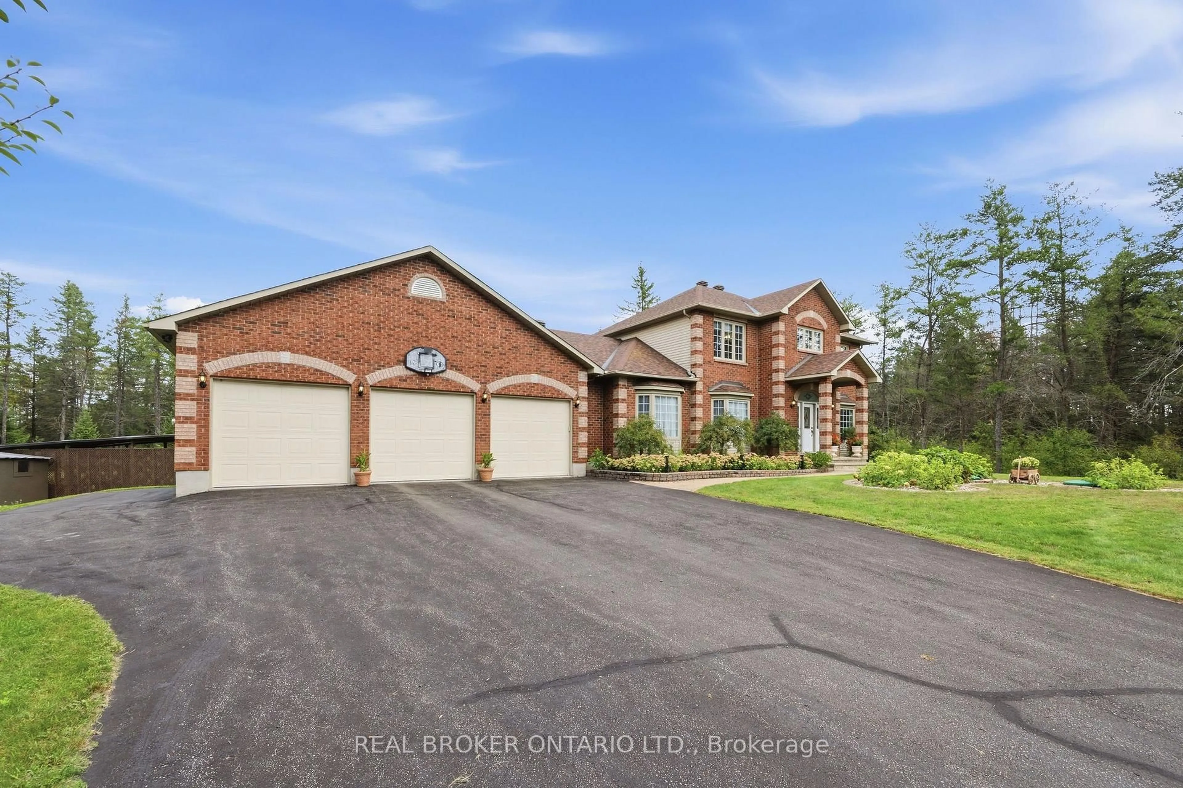 Home with brick exterior material, street for 177 Grey Fox Dr, Carp Ontario K0A 1L0