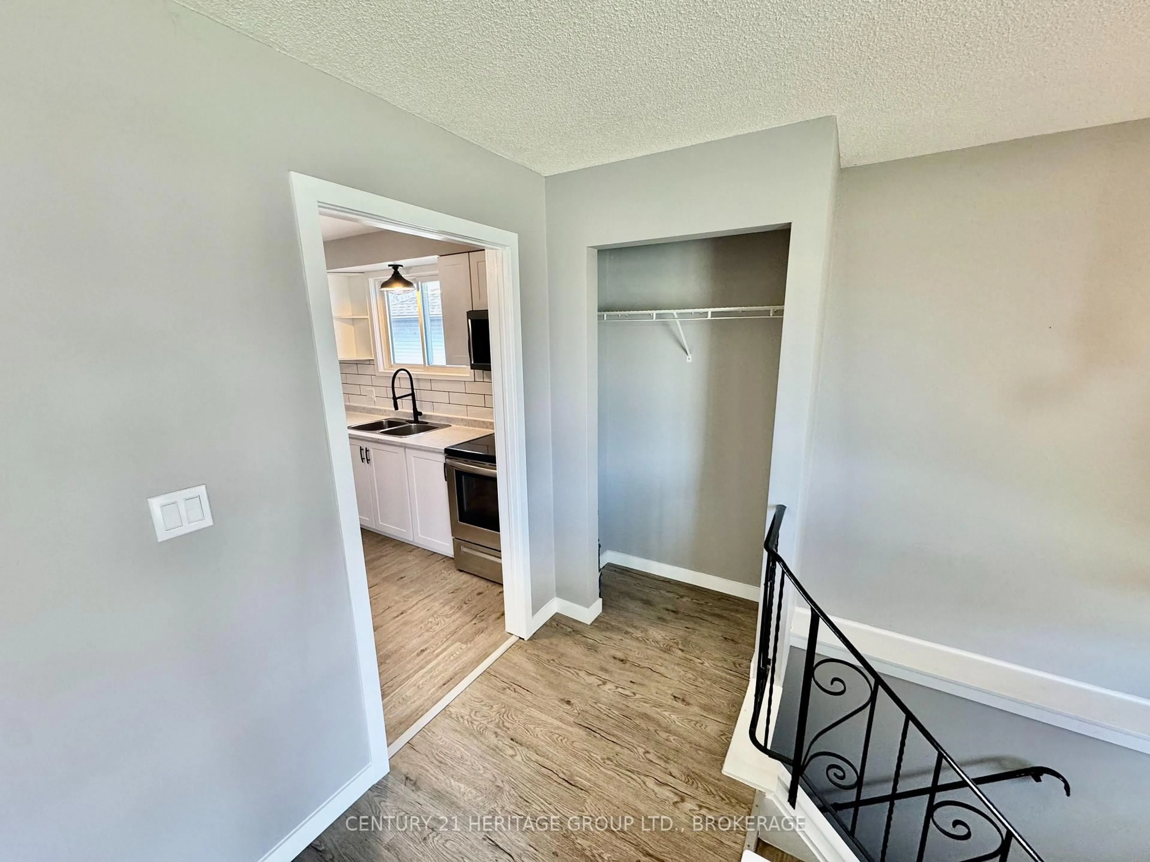 Unknown for 356 Owens Cres, Kingston Ontario K7M 8H8