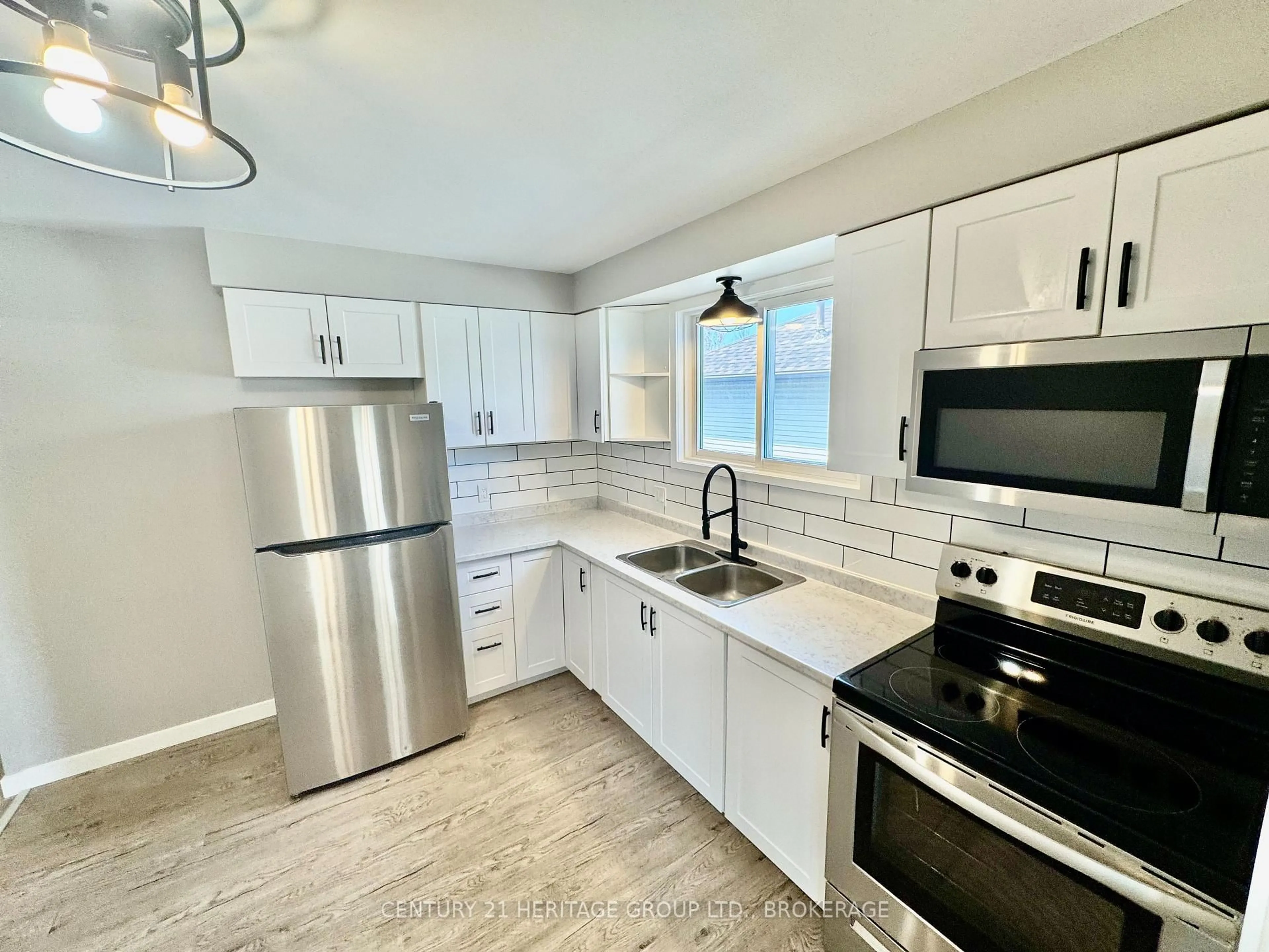 Open concept kitchen, ceramic/tile floor for 356 Owens Cres, Kingston Ontario K7M 8H8