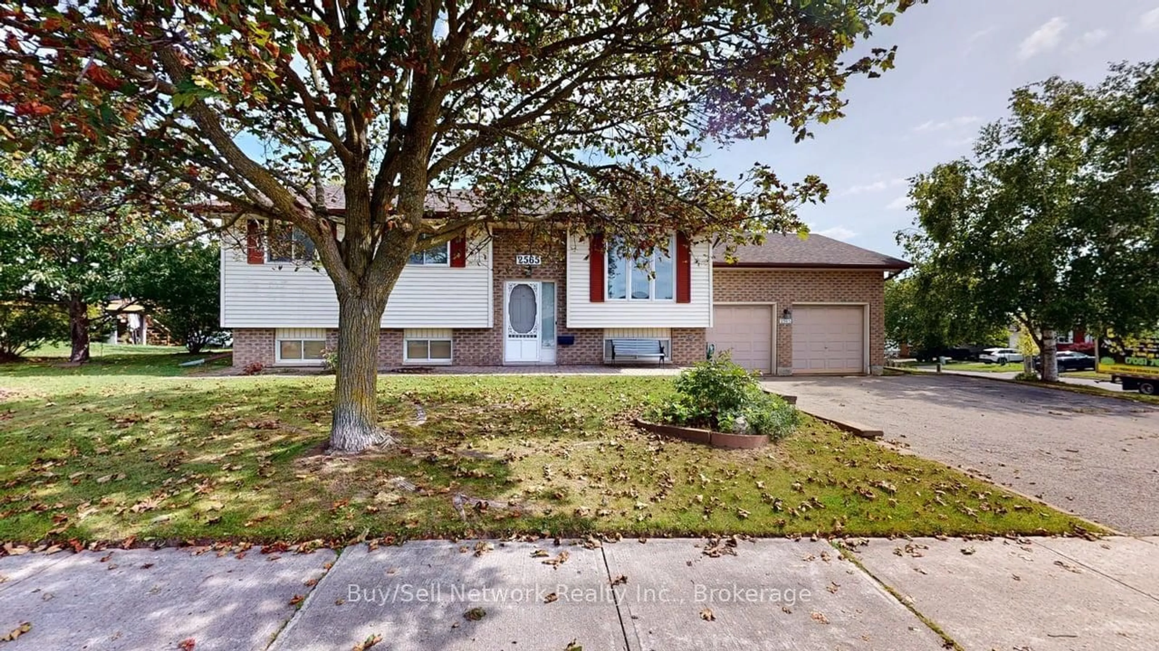 Home with vinyl exterior material, street for 2565 Marsdale Dr, Peterborough Ontario K9L 1Y3