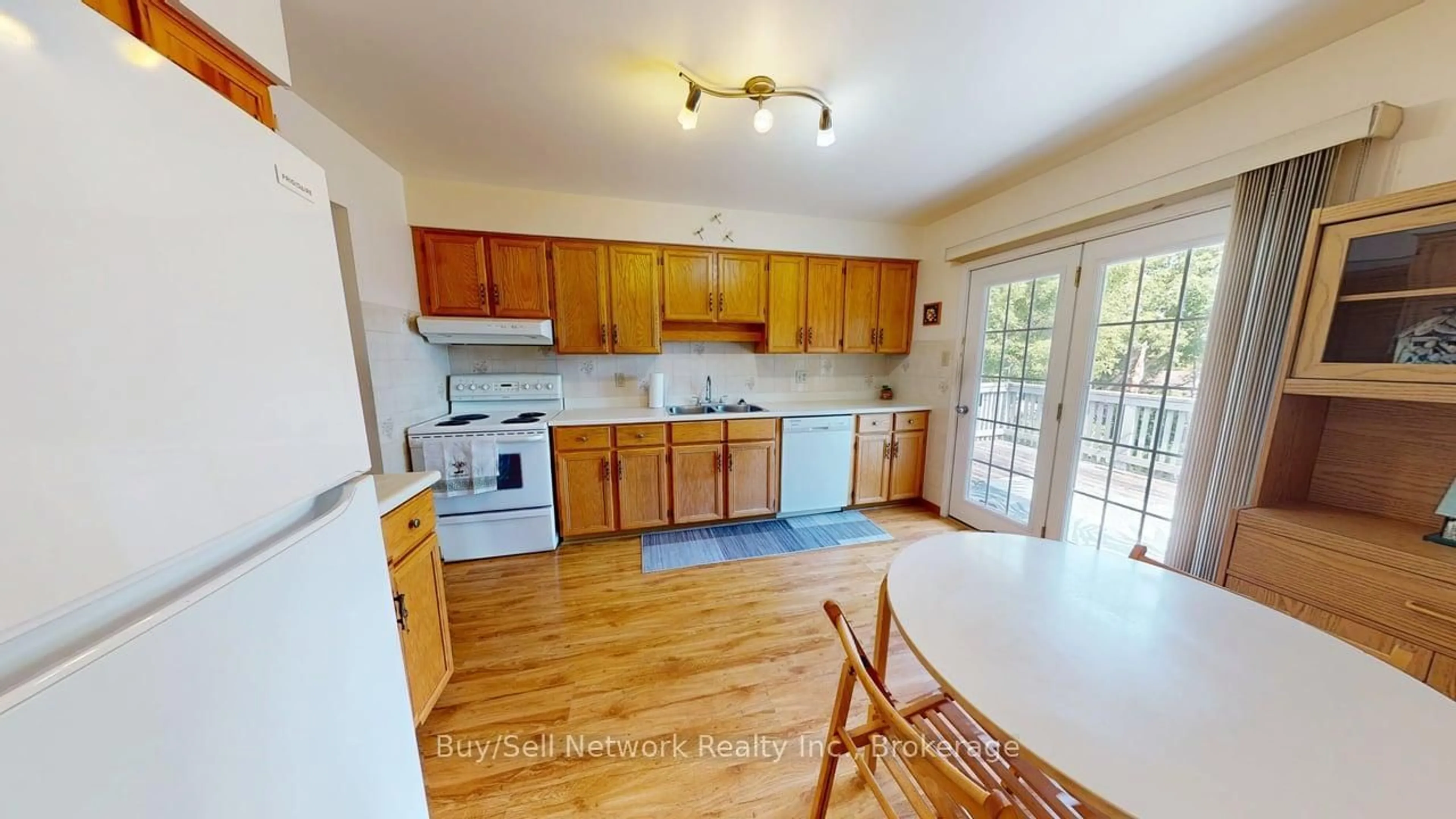 Standard kitchen, unknown for 2565 Marsdale Dr, Peterborough Ontario K9L 1Y3