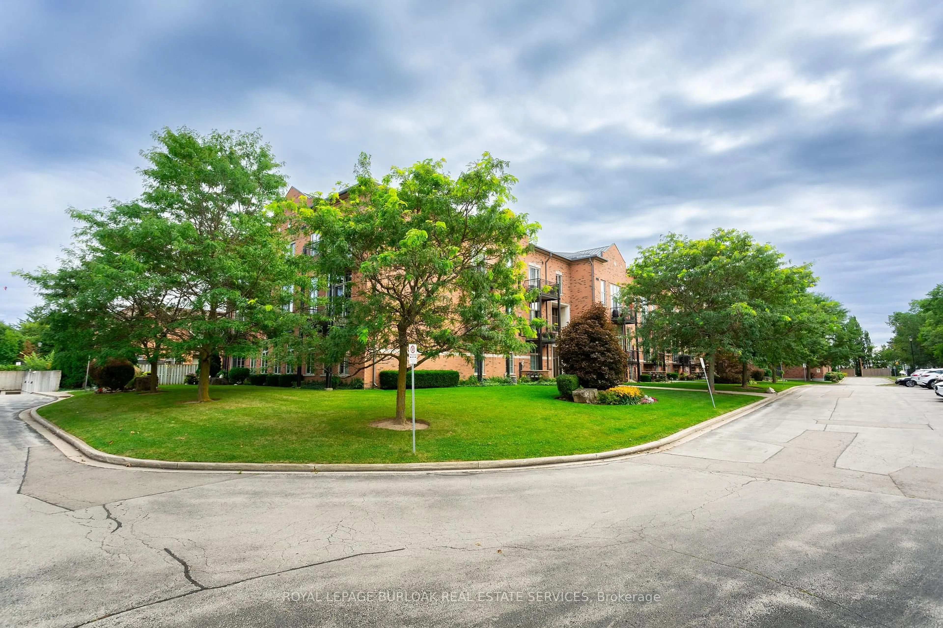 Unknown for 262 Dundas St #111, Hamilton Ontario L0R 2H4