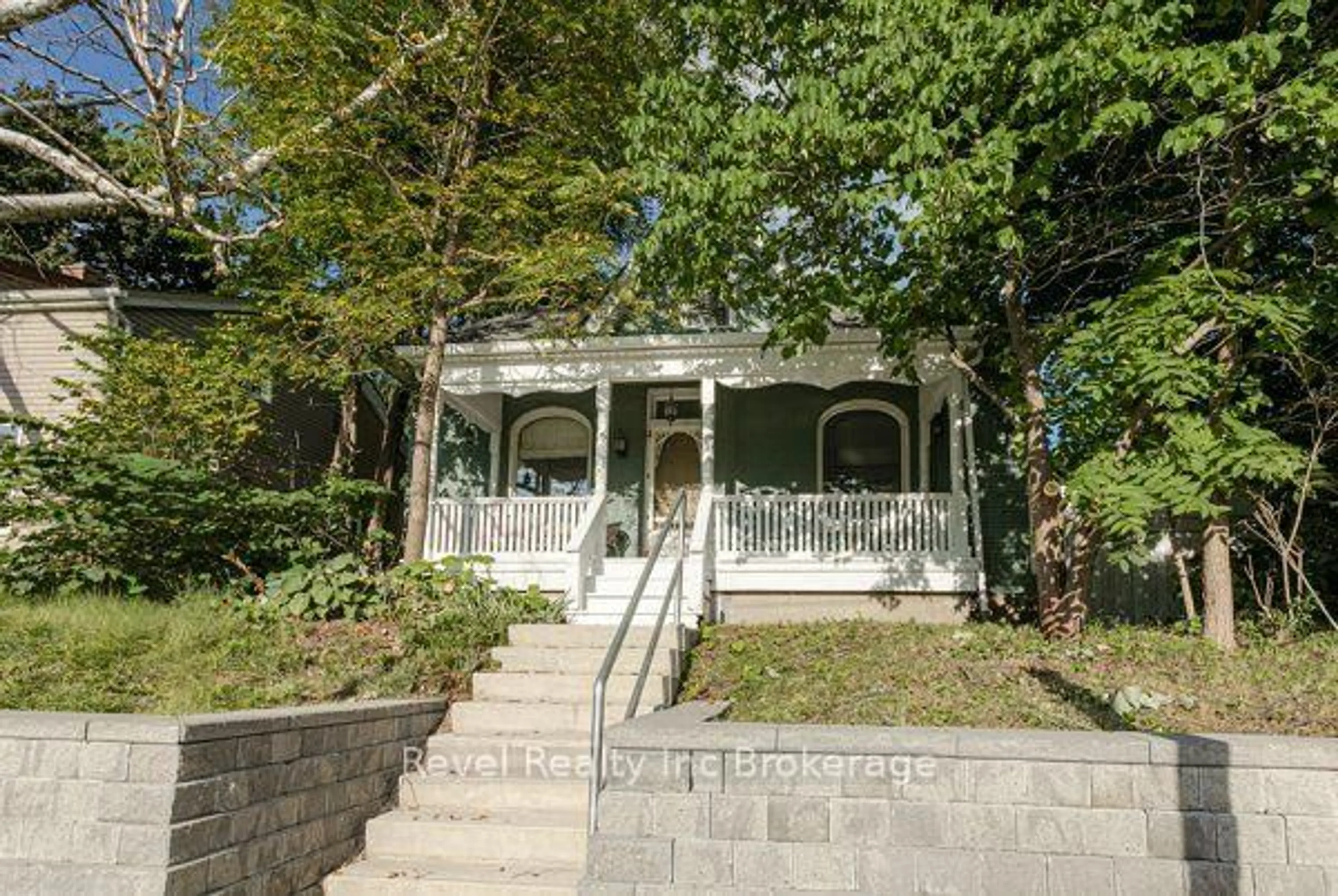 Unknown for 126 Huron St, Woodstock Ontario N4S 6Z8