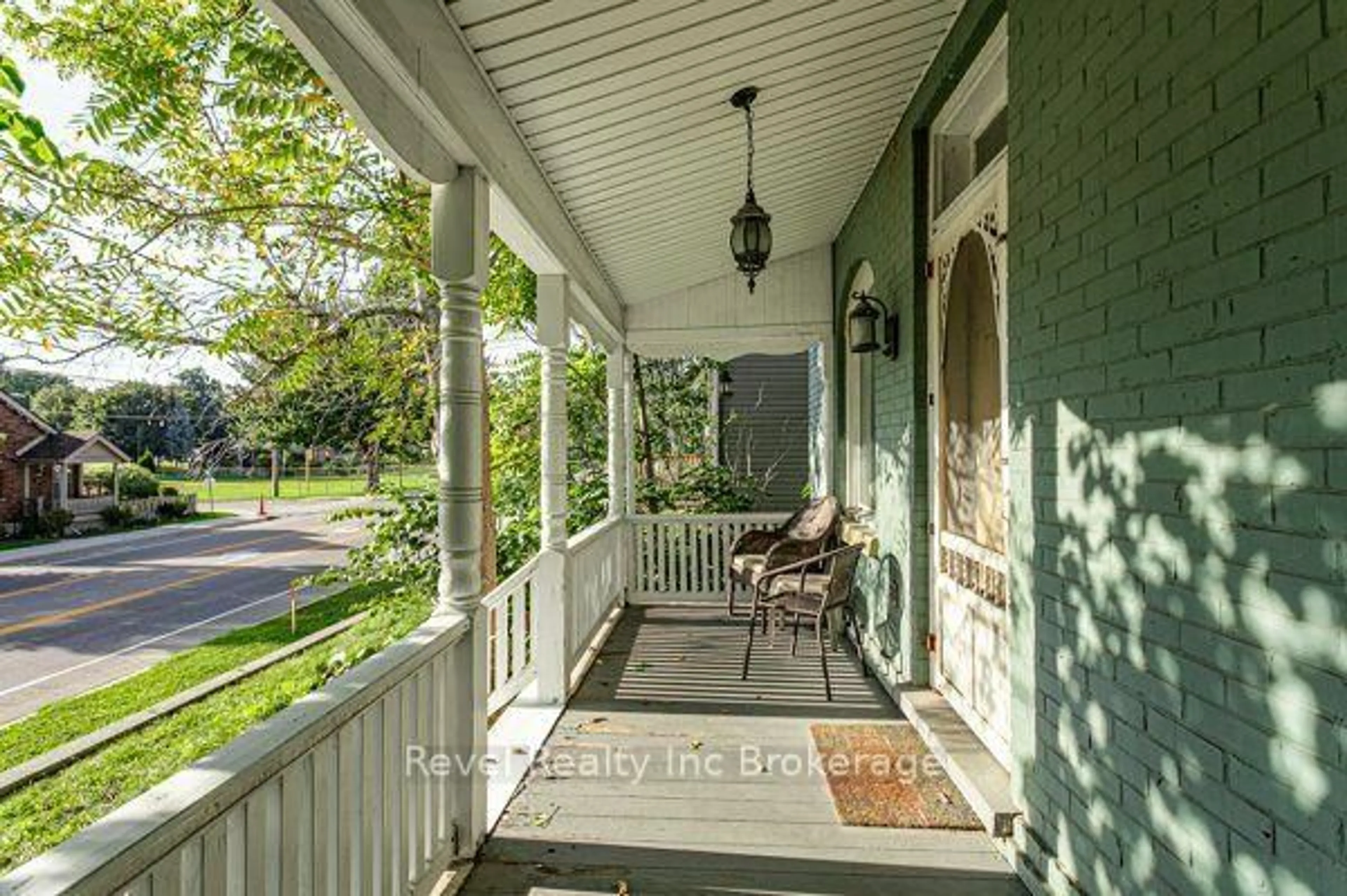 Patio, street for 126 Huron St, Woodstock Ontario N4S 6Z8