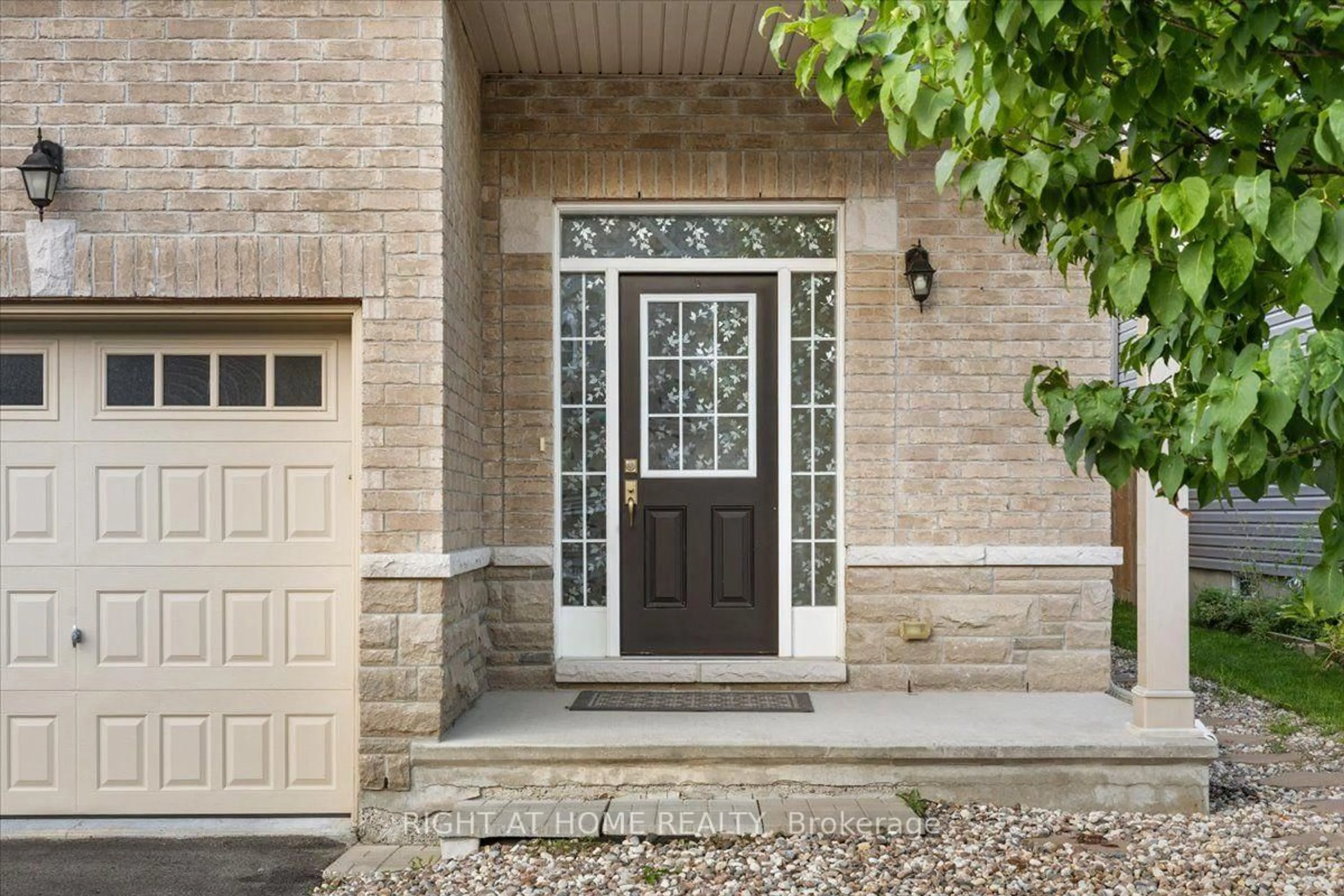 Unknown for 605 Silver Spruce Way, Ottawa Ontario K2M 0L1