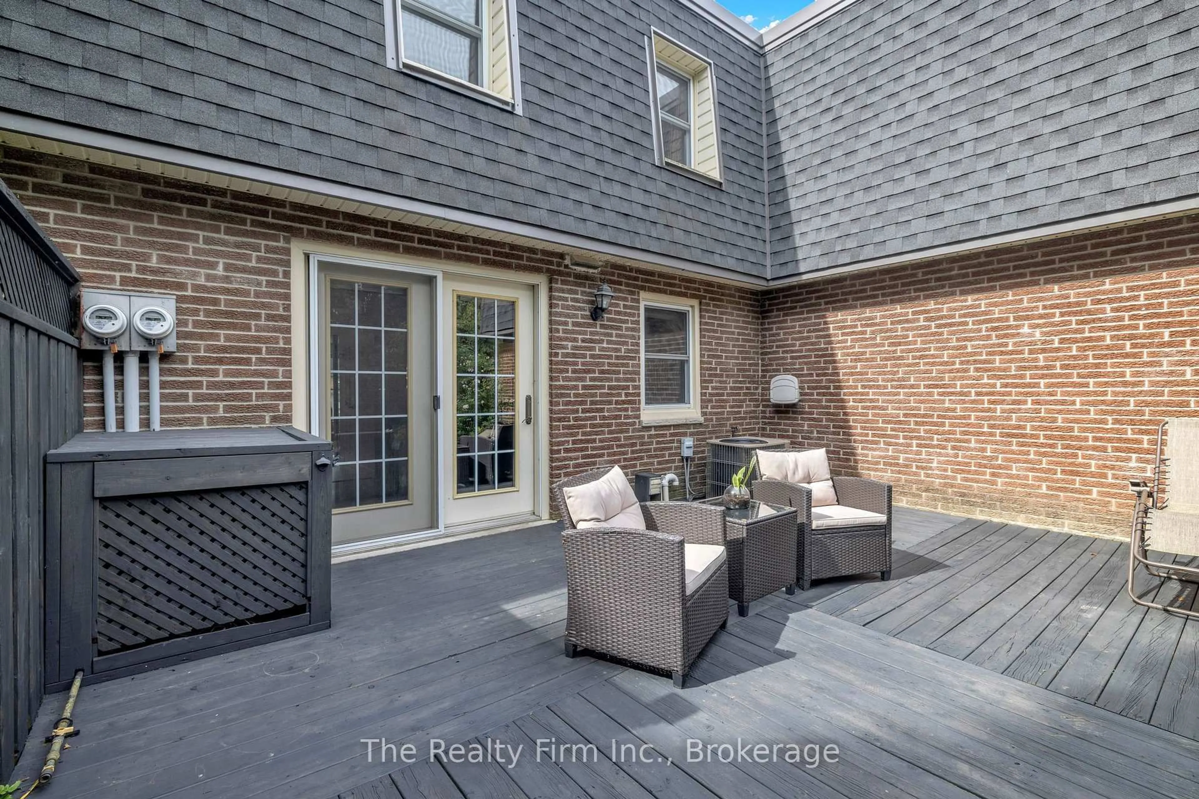 Patio, street for 598 Durham Cres #12, Woodstock Ontario N4S 5X3