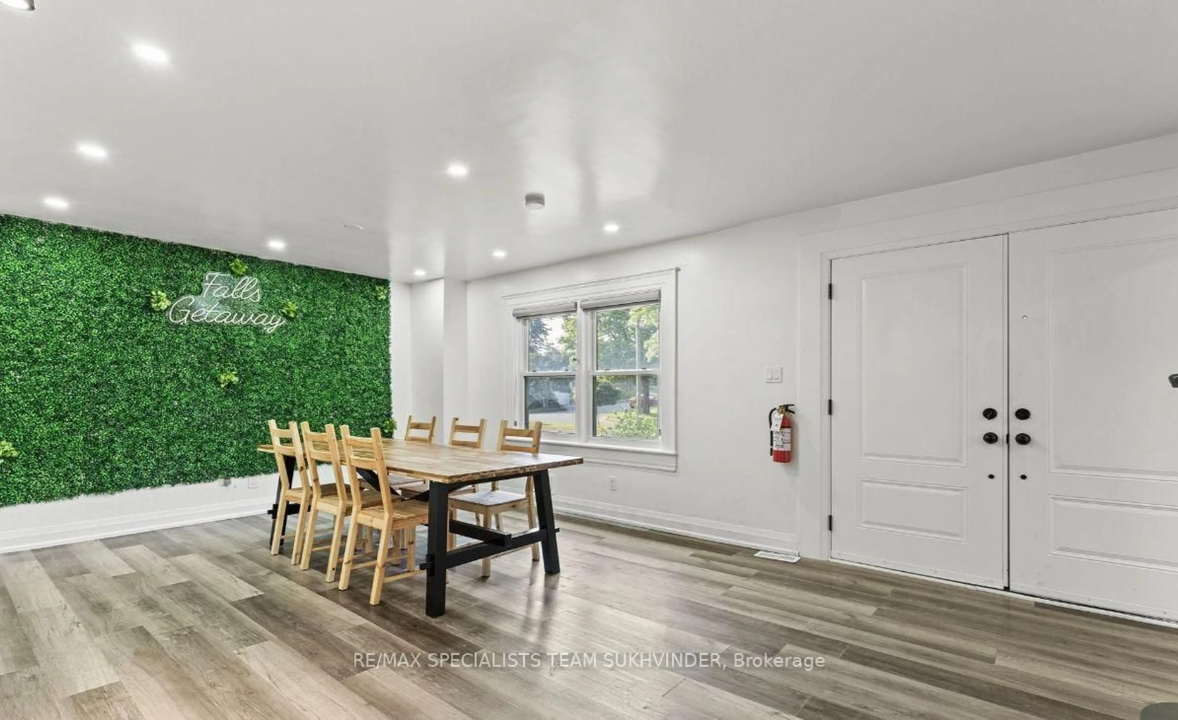 Dining room, unknown for 5138 Valley Way, Niagara Falls Ontario L2E 1X1