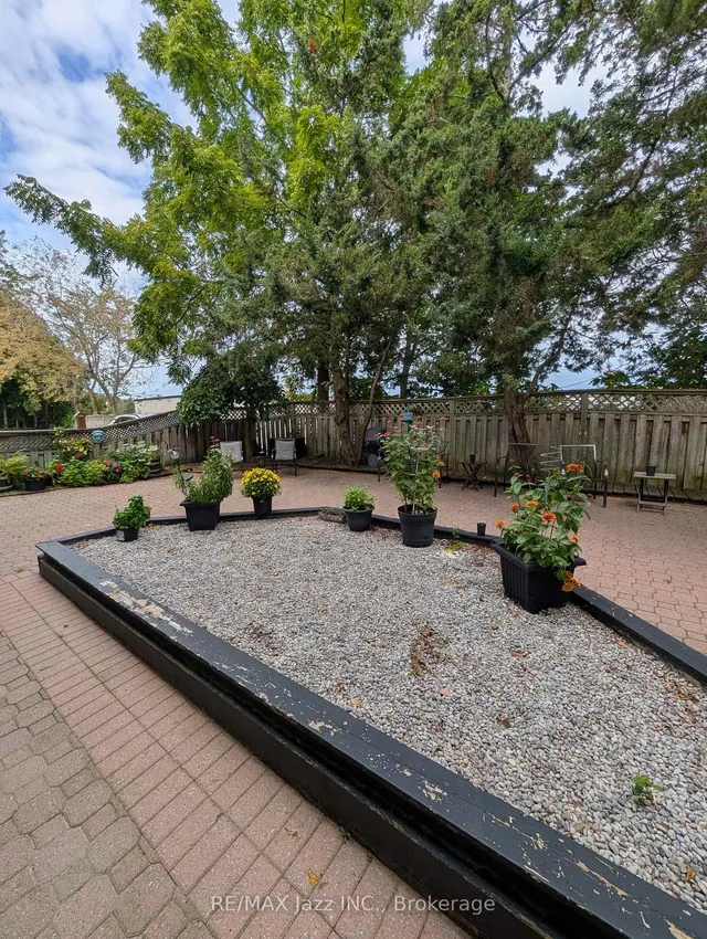 26 Spencer St #106, Cobourg 2