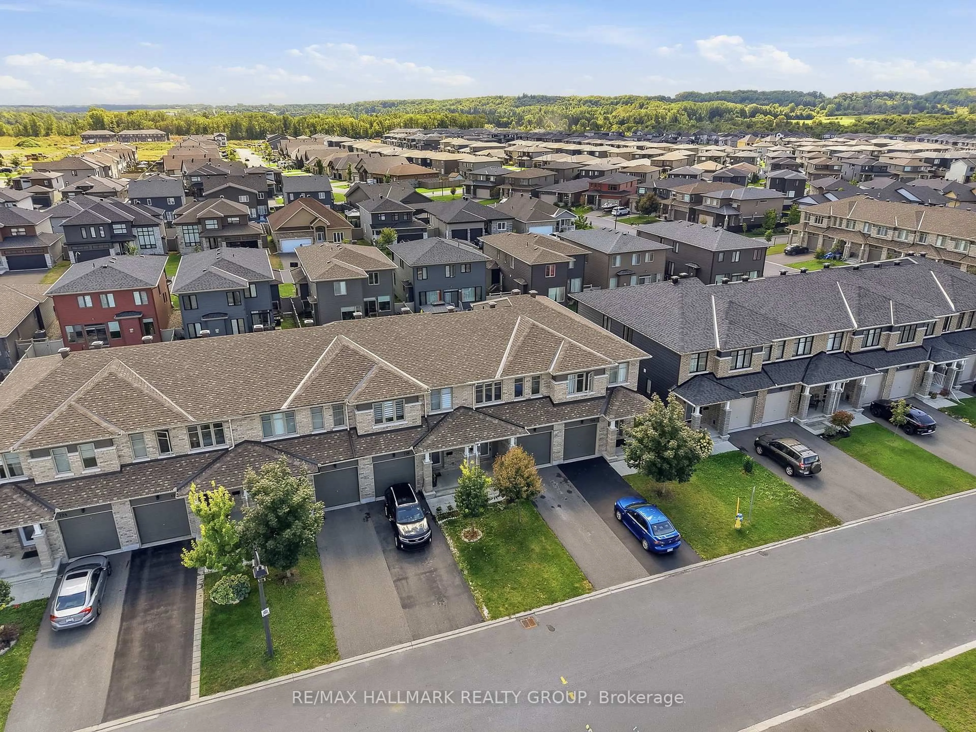 A pic from outside/outdoor area/front of a property/back of a property/a pic from drone, street for 140 TURQUOISE St, Clarence-Rockland Ontario K4K 0L6
