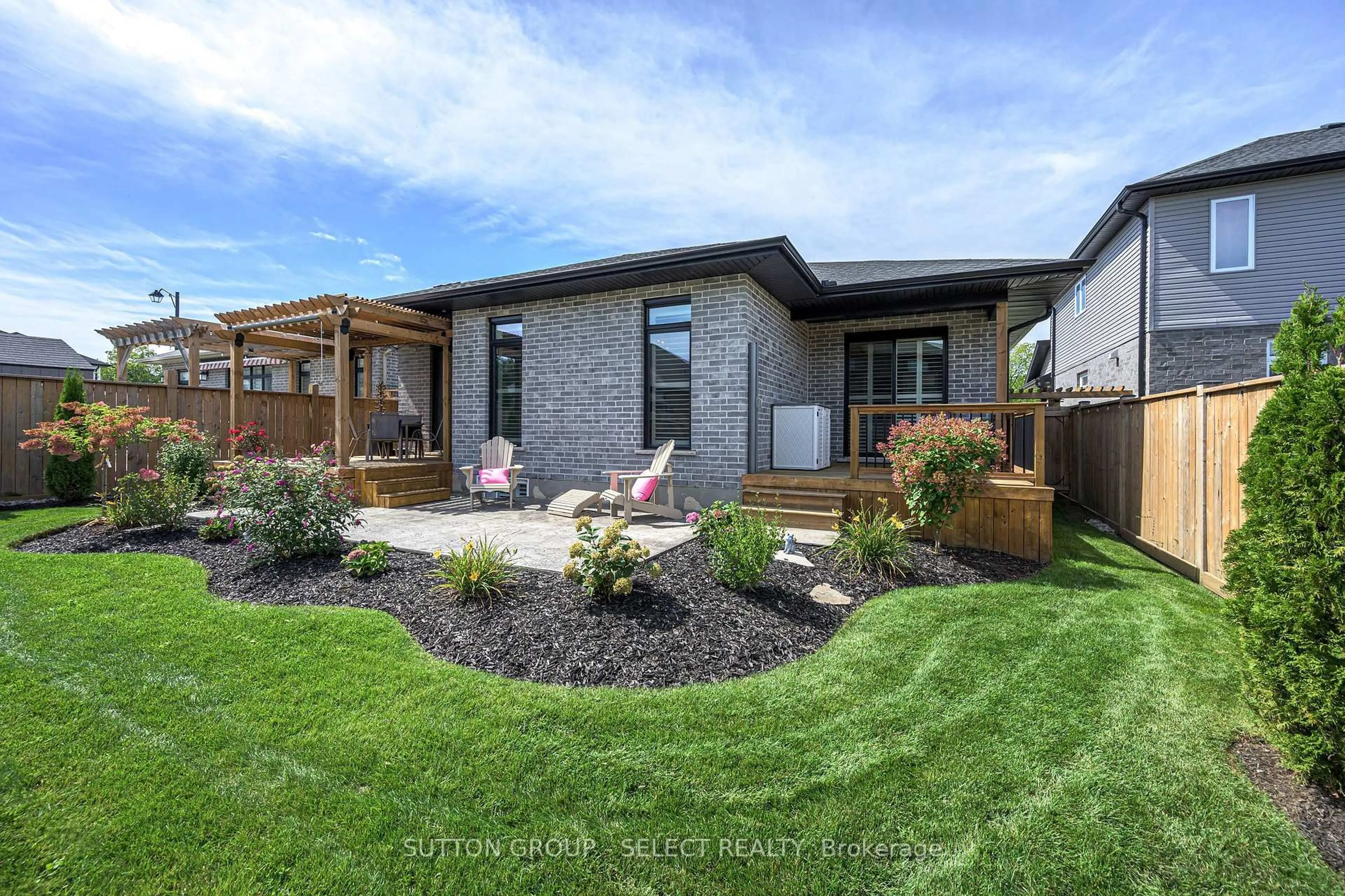 Home with brick exterior material, street for 38 Royal Dornoch Dr, St. Thomas Ontario N5R 0K4