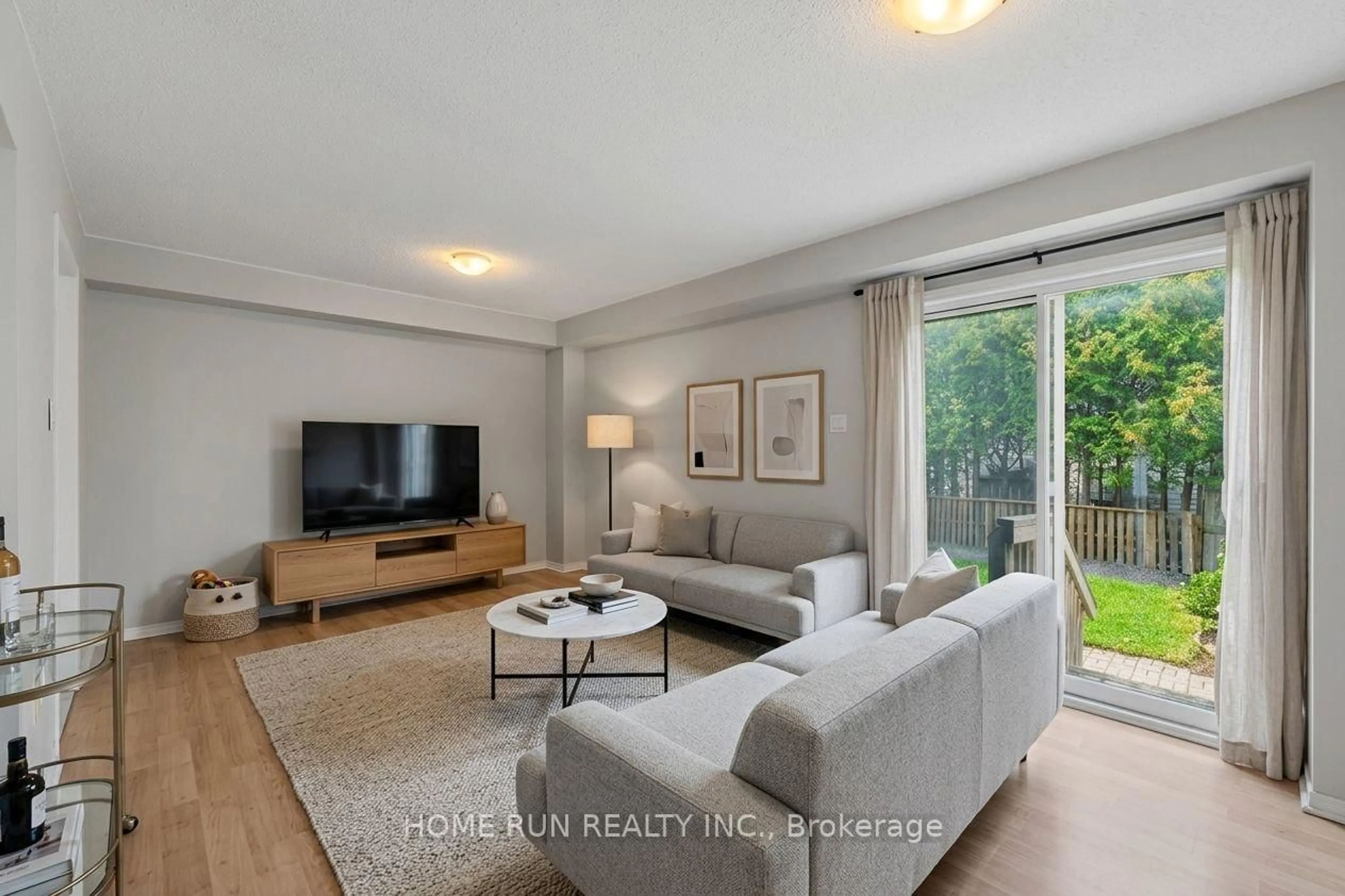 Living room with furniture, unknown for 2632 Palings Private, Ottawa Ontario K1T 4A4