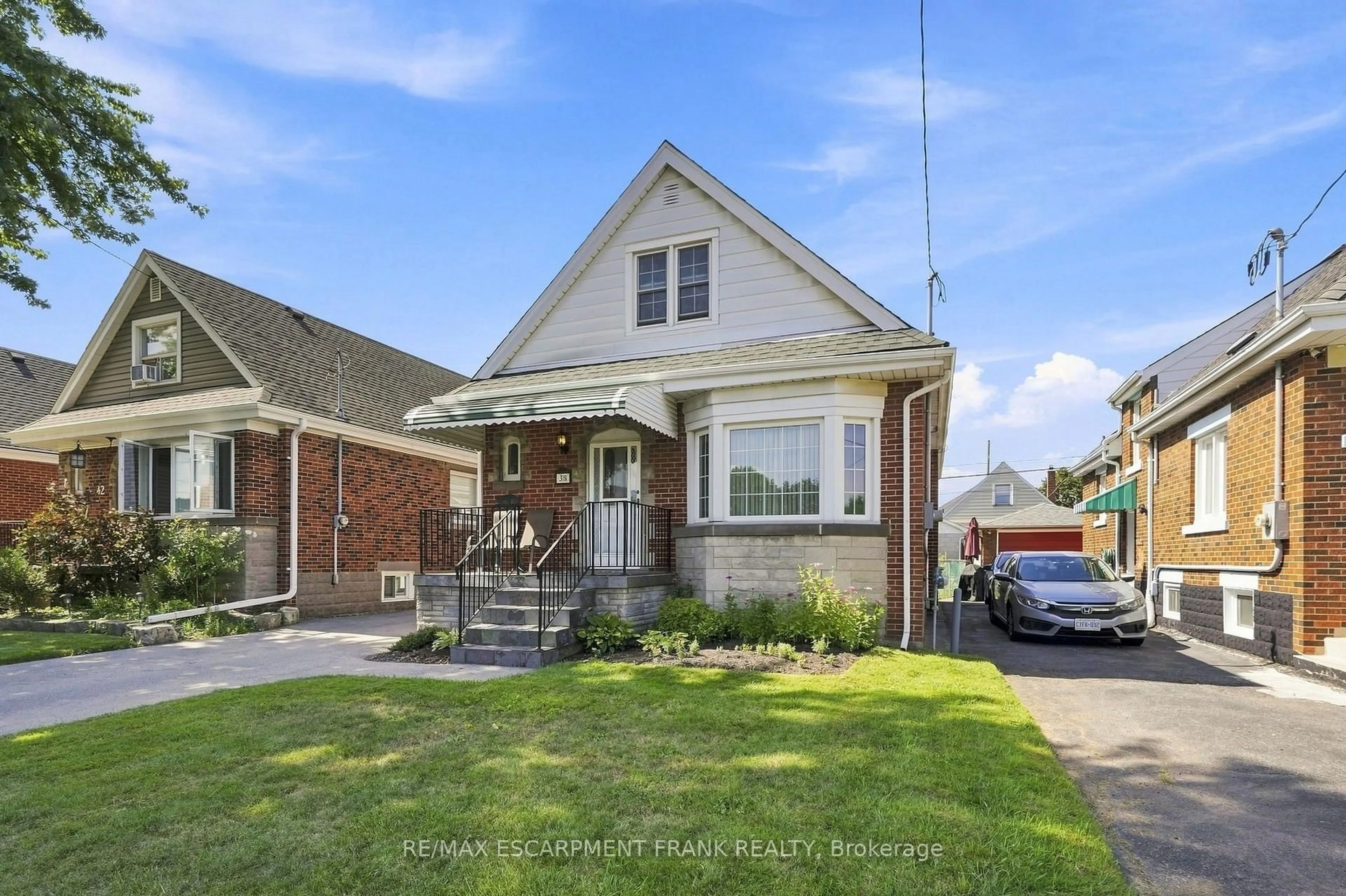 Home with brick exterior material, street for 38 GARSIDE Ave, Hamilton Ontario L8K 2V6