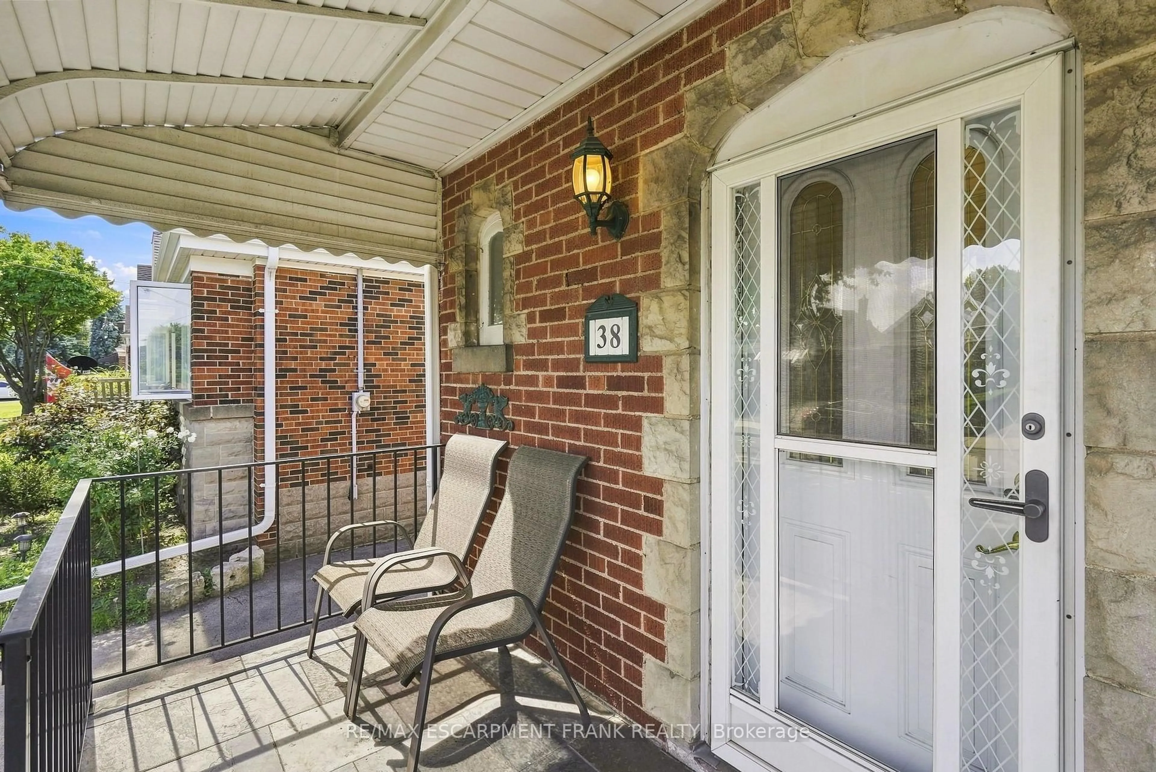 Patio, street for 38 GARSIDE Ave, Hamilton Ontario L8K 2V6
