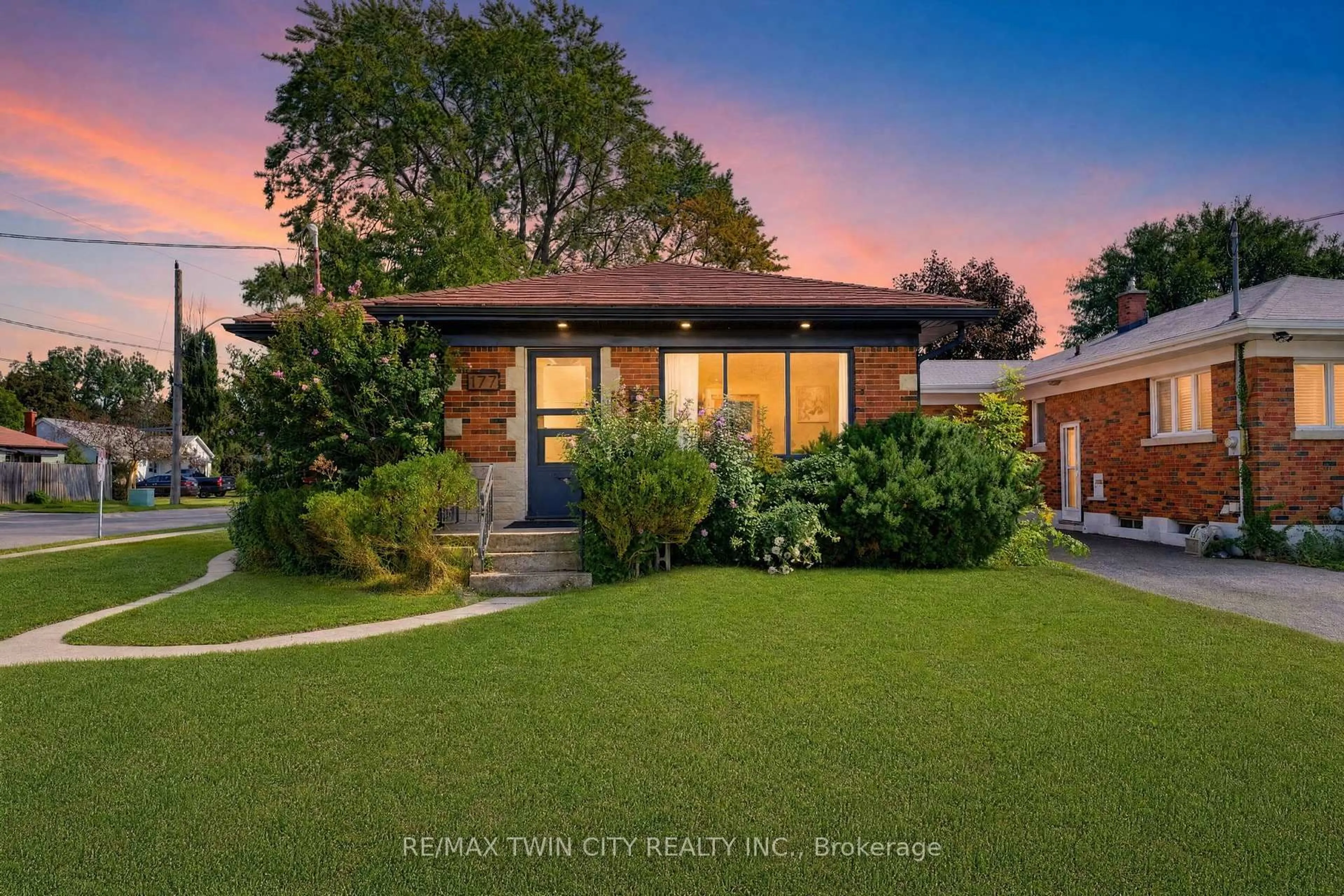 Home with brick exterior material, street for 177 North Park St, Brantford Ontario N3R 4K7