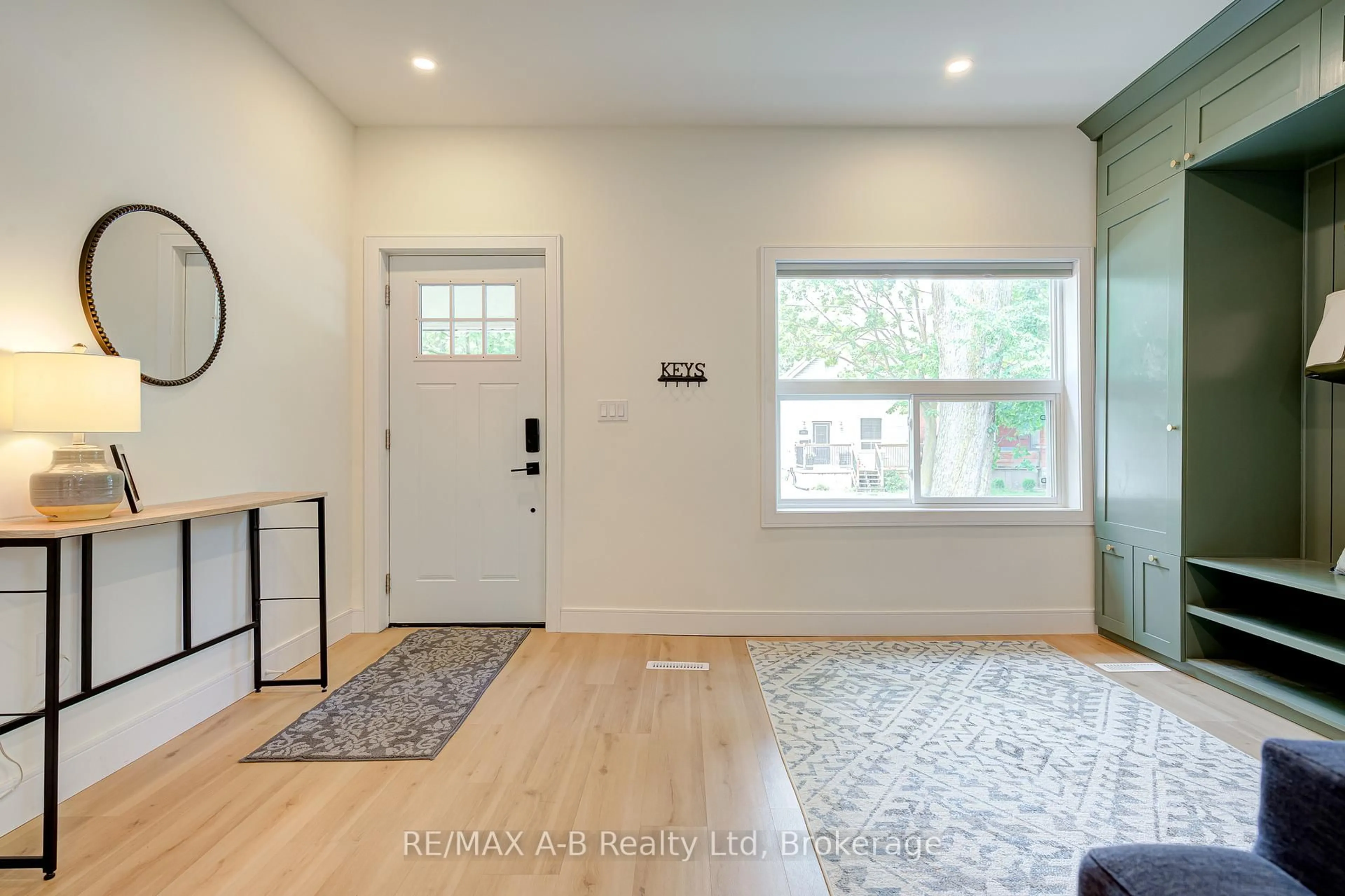 Indoor entryway for 261 Albert St, Stratford Ontario N5A 3K8