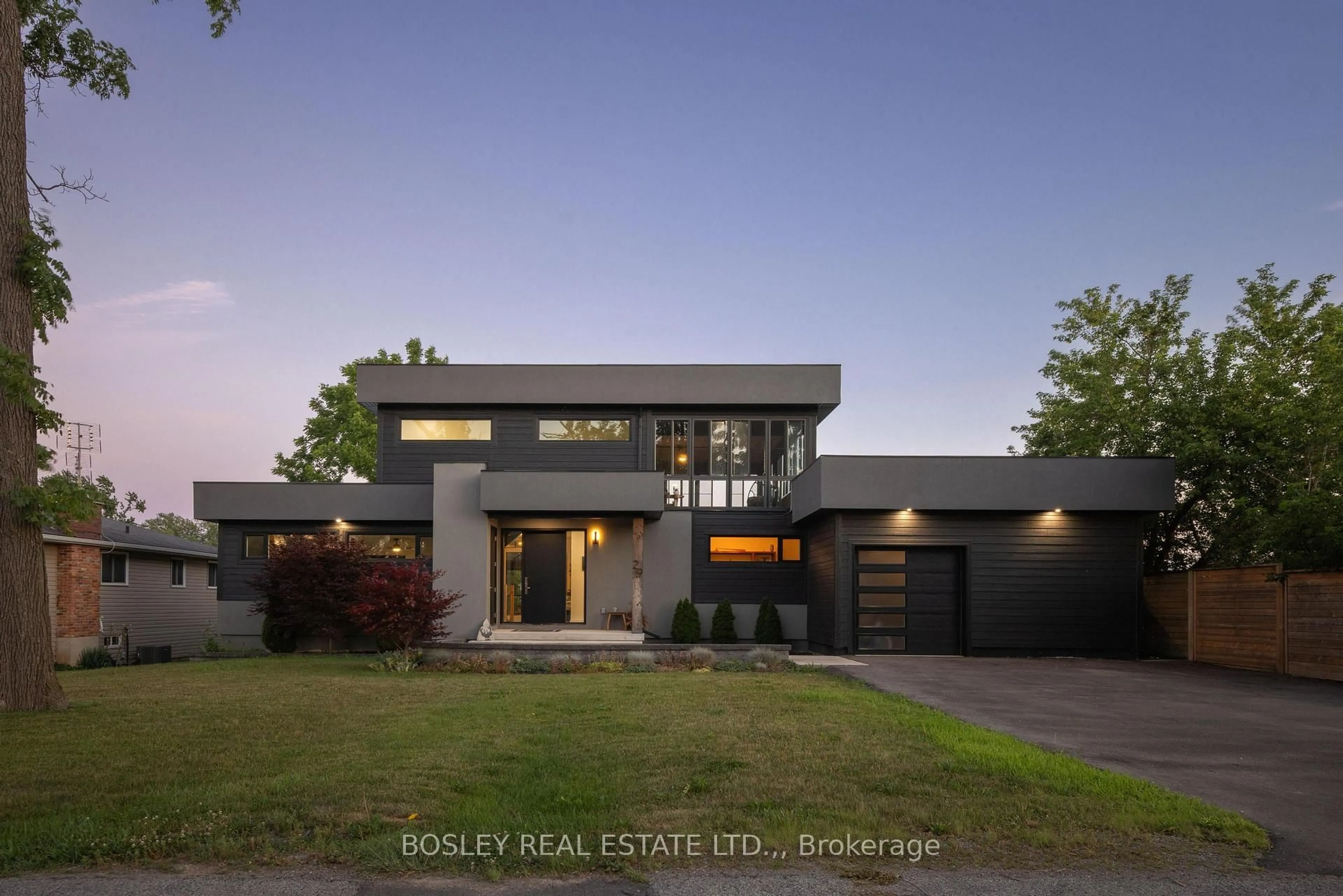 Home with brick exterior material, unknown for 29 Rosedale Ave, Thorold Ontario L0S 1K0