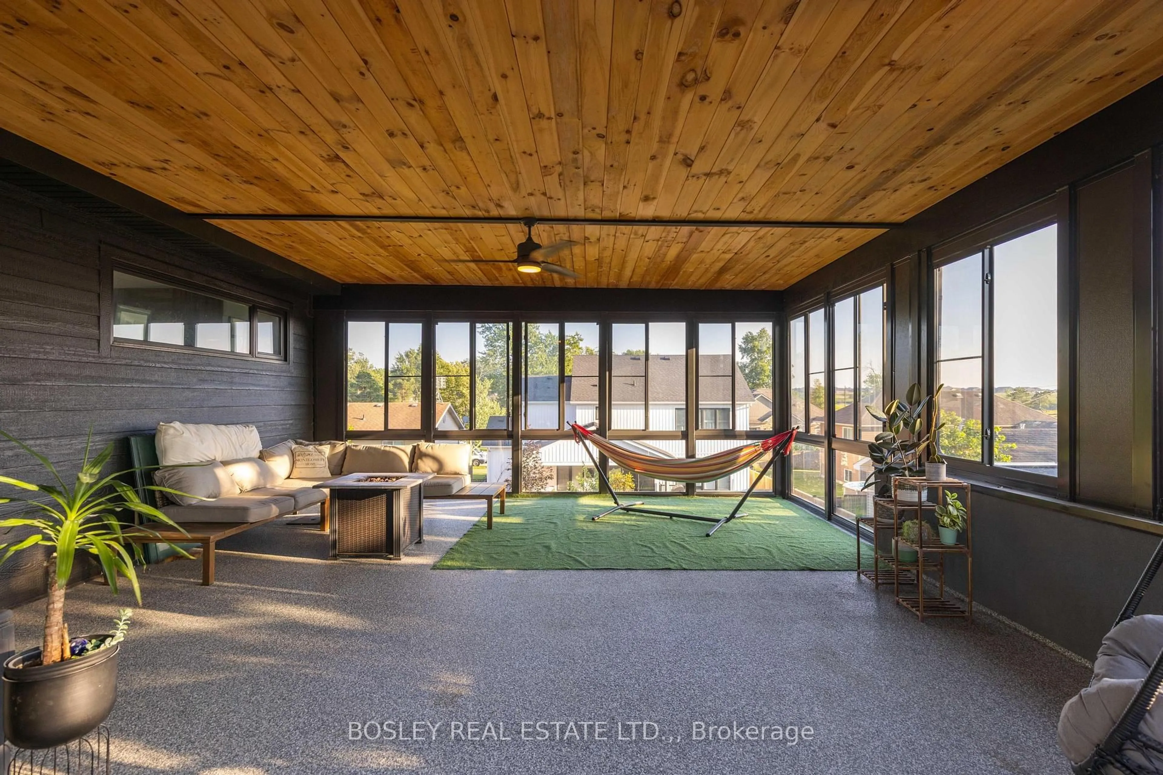 Patio, water/lake/river/ocean view for 29 Rosedale Ave, Thorold Ontario L0S 1K0