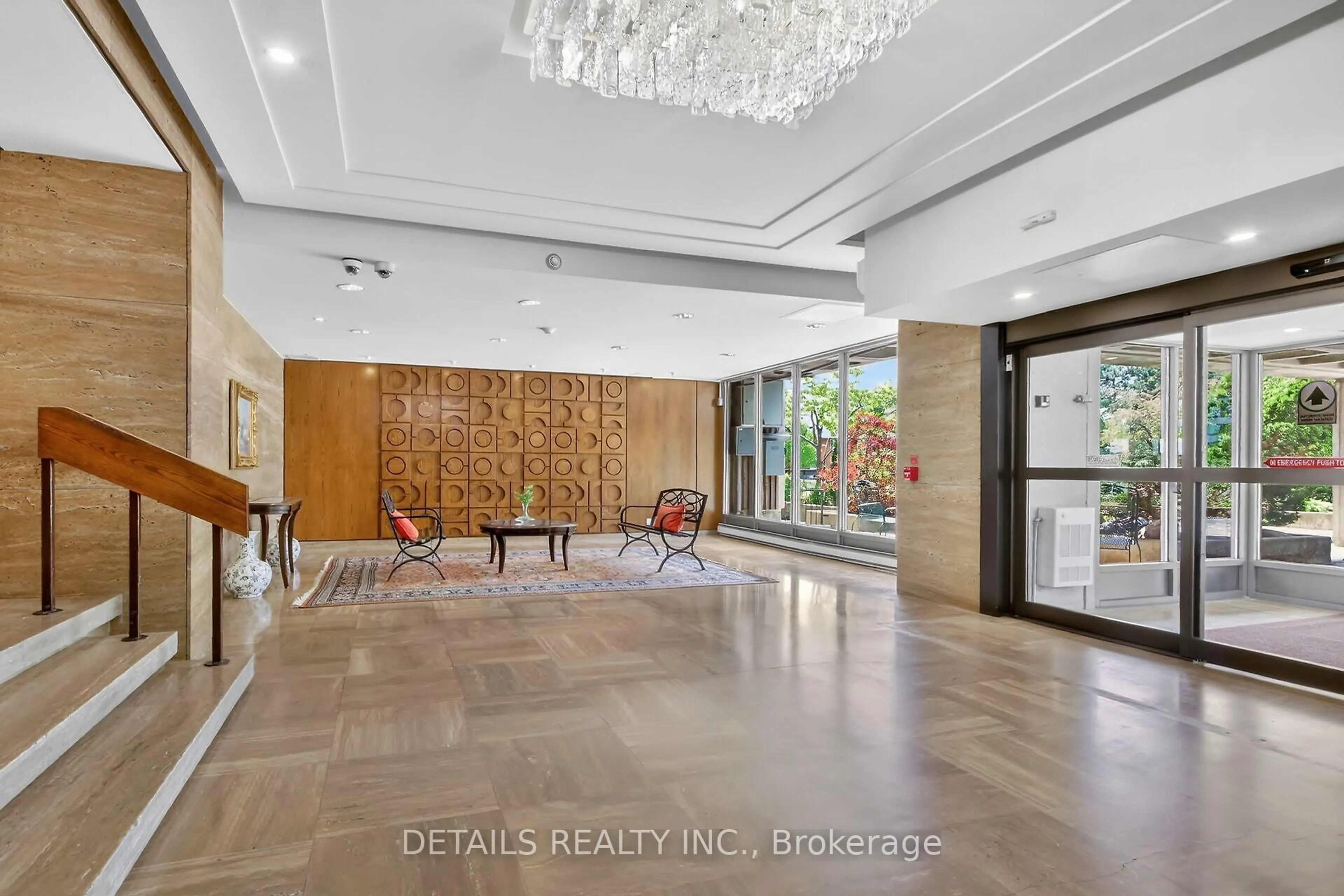 Lobby for 2625 Regina St #1602, Ottawa Ontario K2B 5W8