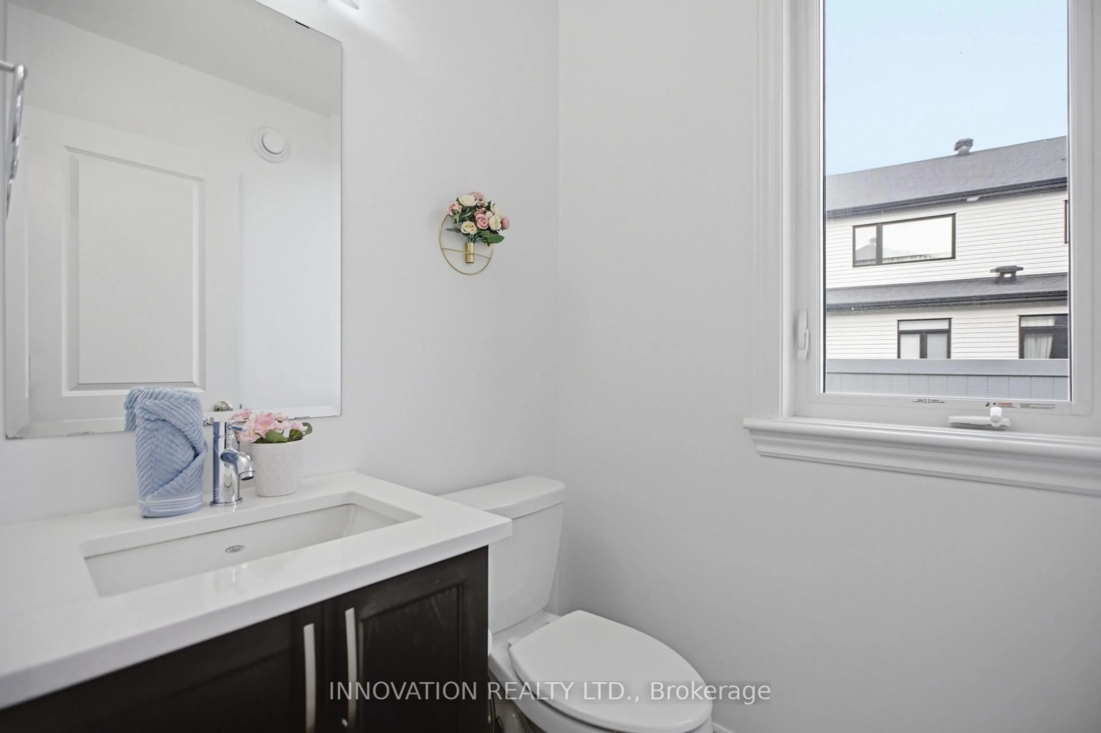 Standard bathroom, ceramic/tile floor for 39 Hermes Ave, Ottawa Ontario K4M 0K7