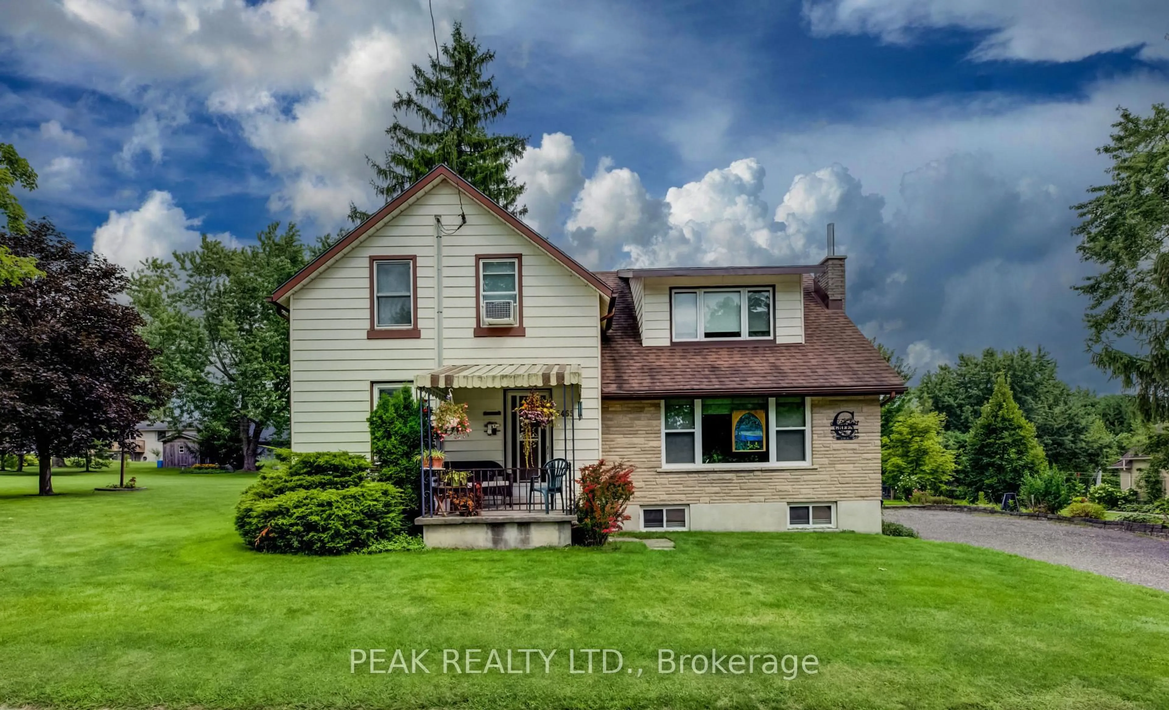 A pic from outside/outdoor area/front of a property/back of a property/a pic from drone, unknown for 5465 King St, Perth East Ontario N0B 2T0
