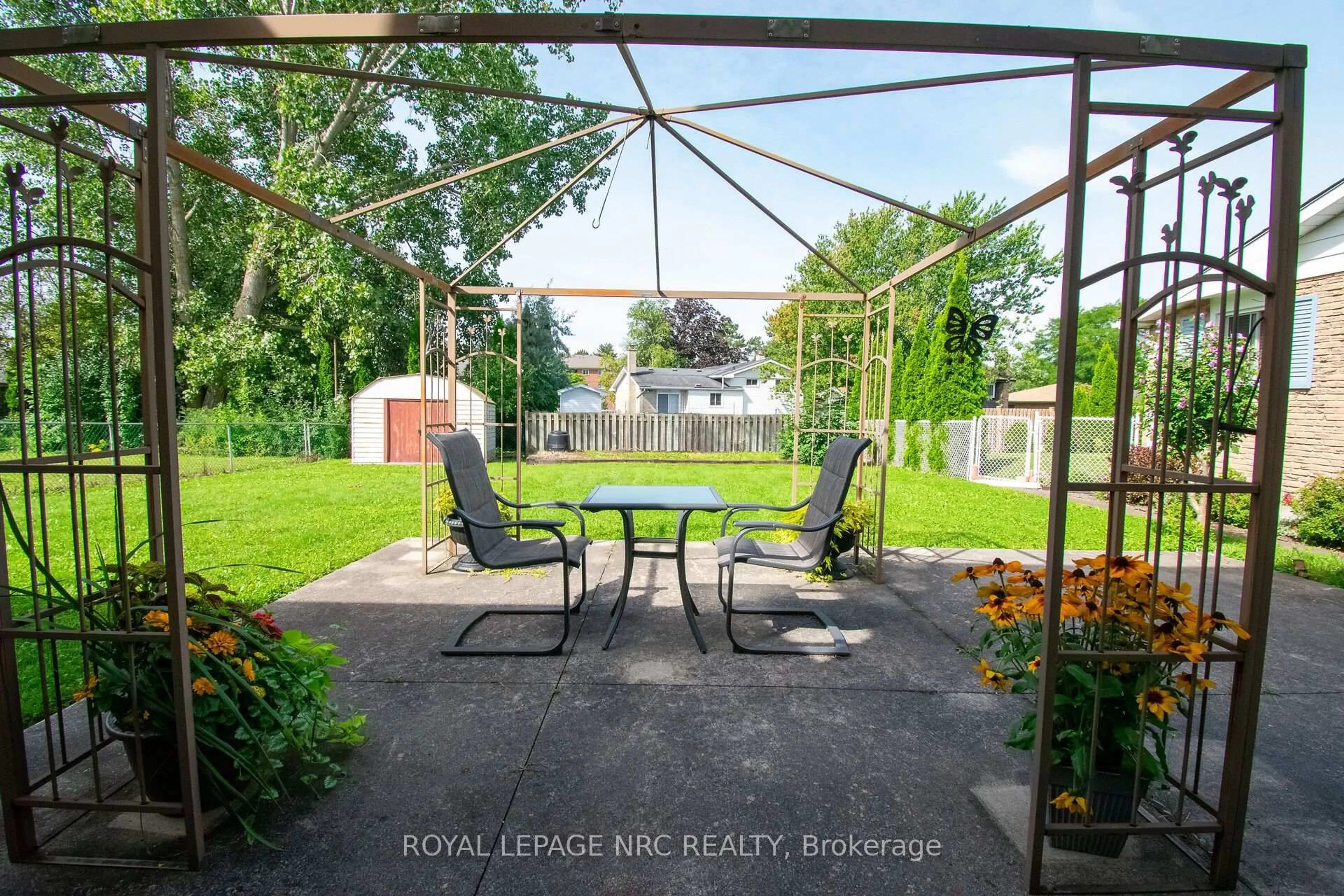 Patio, water/lake/river/ocean view for 7 Dolly Circ, St. Catharines Ontario L2P 3T2