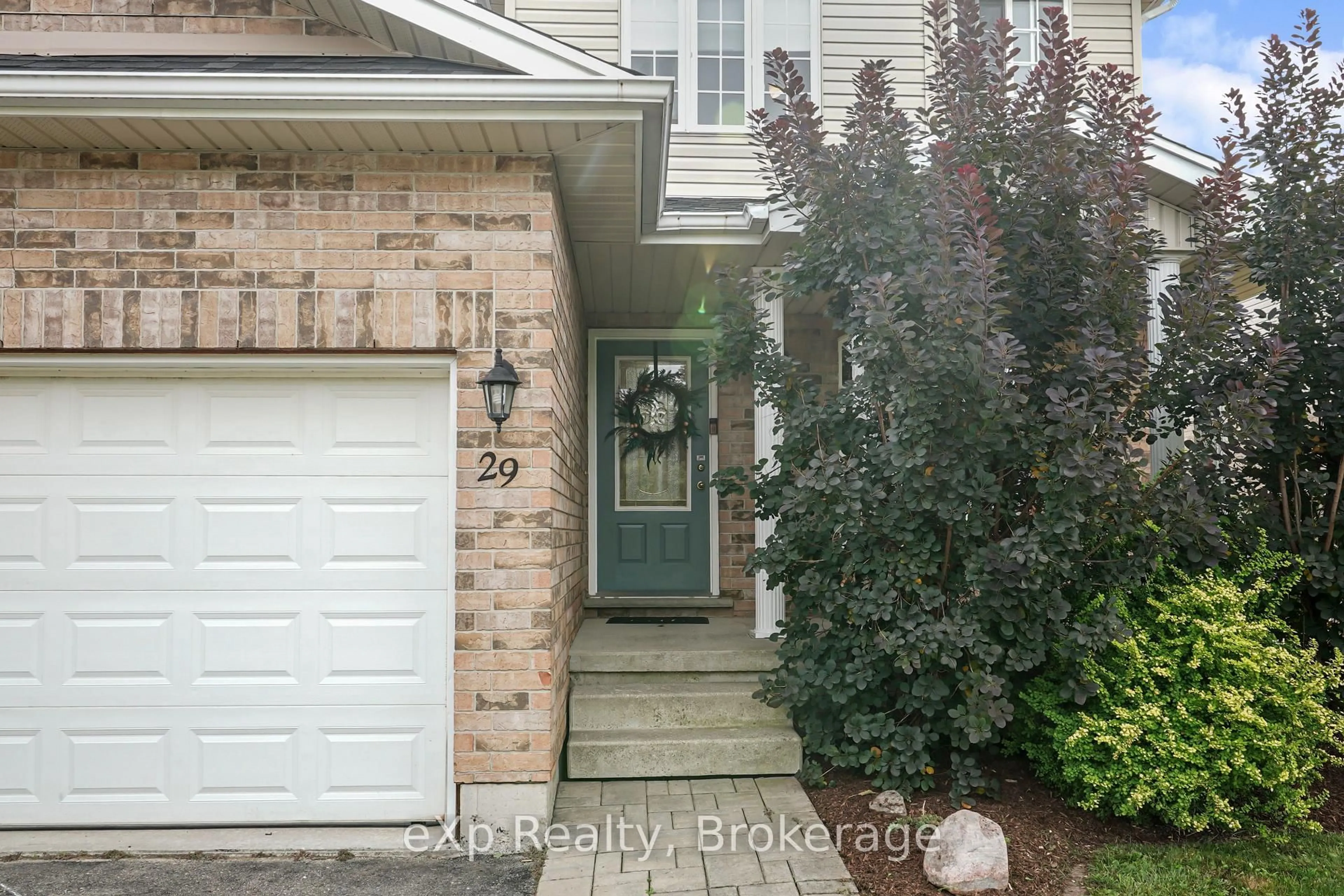 Indoor entryway for 29 Maple St, Mapleton Ontario N0G 1P0