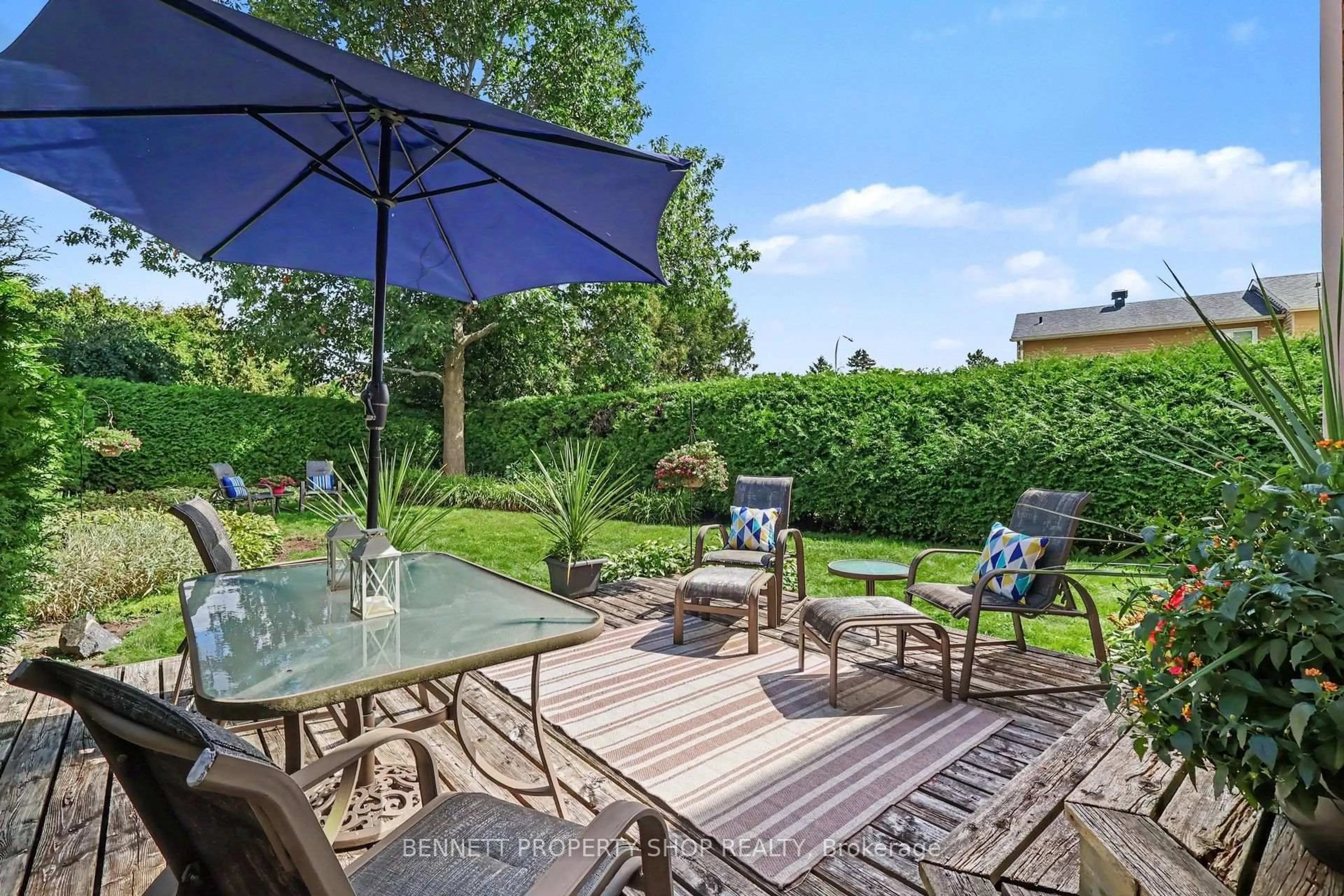 Patio, water/lake/river/ocean view for 44 Farm Gate Cres, Ottawa Ontario K2E 7N7