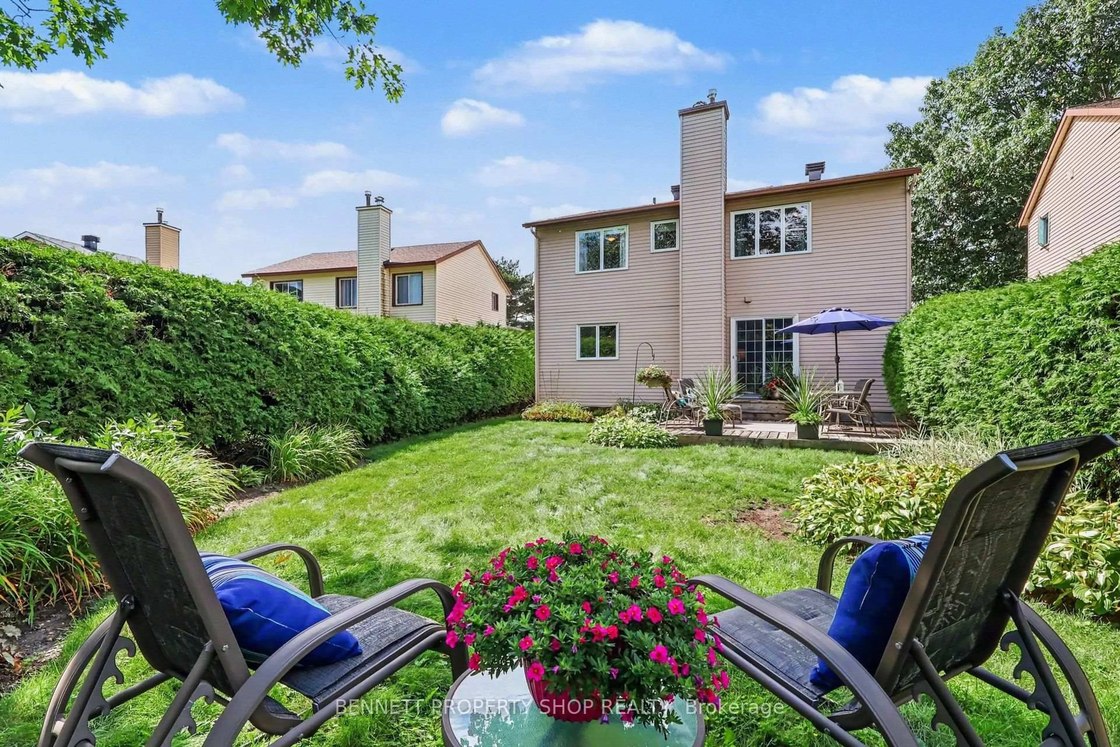 Patio, unknown for 44 Farm Gate Cres, Ottawa Ontario K2E 7N7
