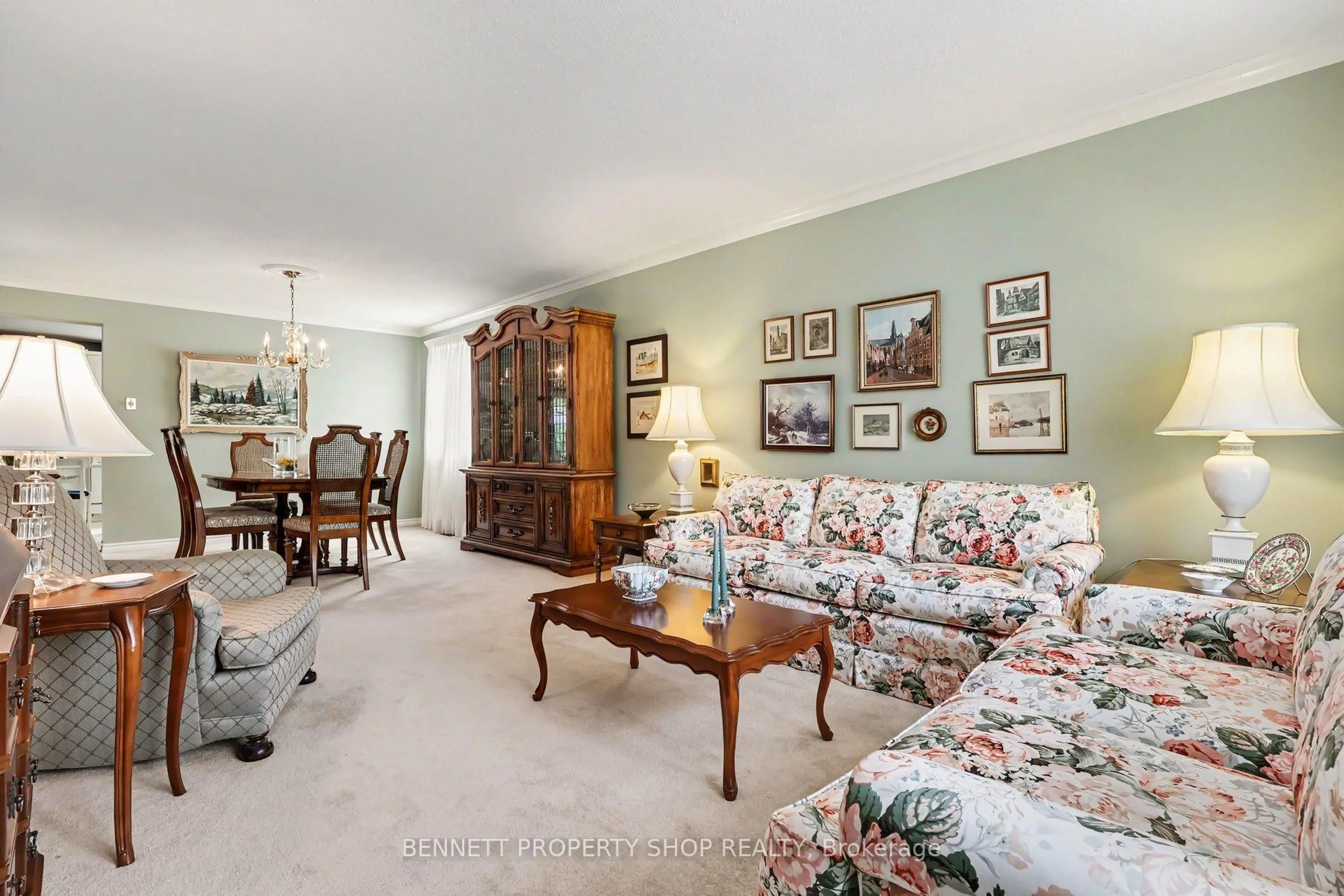 Living room with furniture, unknown for 44 Farm Gate Cres, Ottawa Ontario K2E 7N7