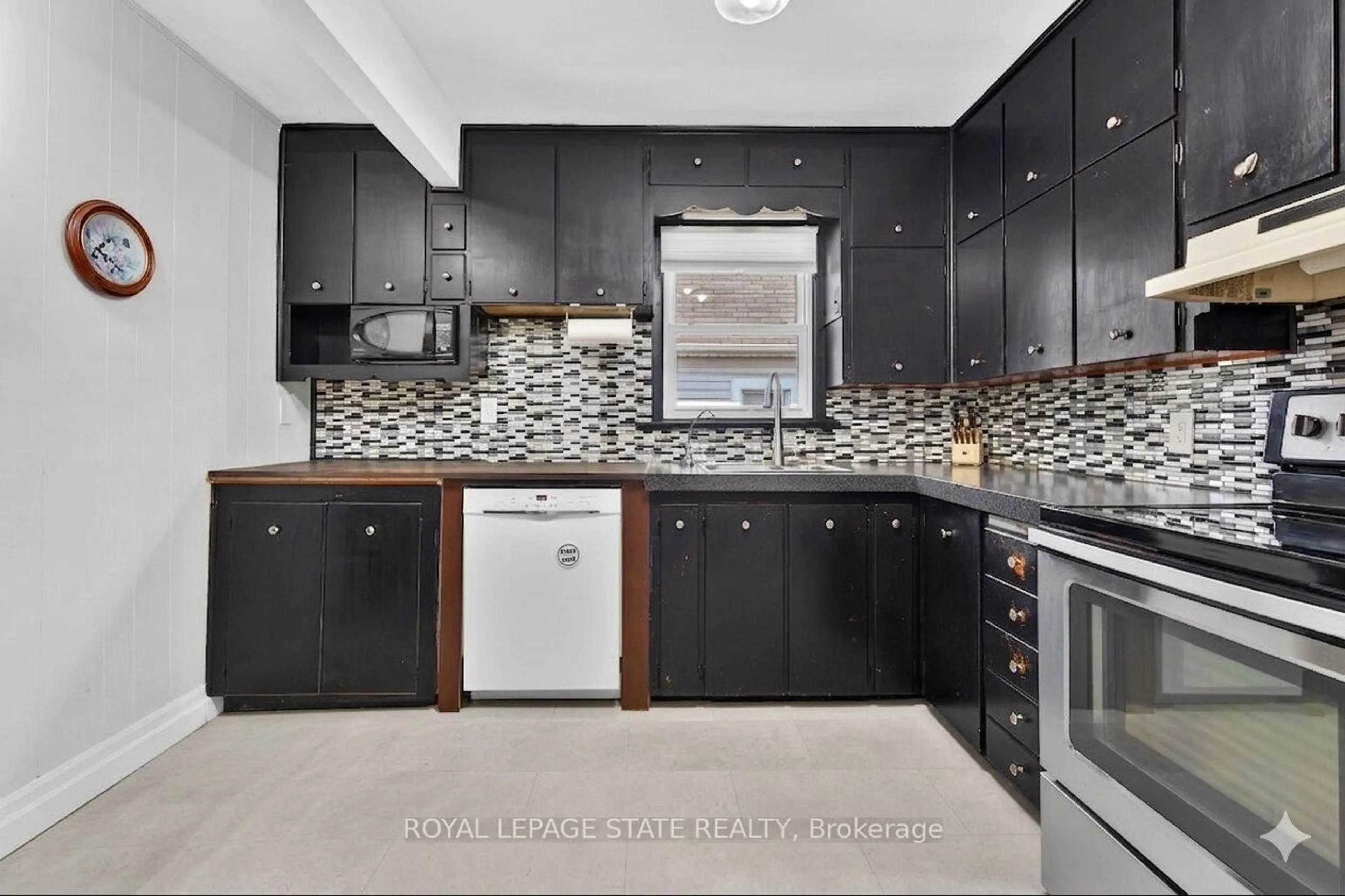 Contemporary kitchen, ceramic/tile floor for 302 East 28th St, Hamilton Ontario L8V 3J3