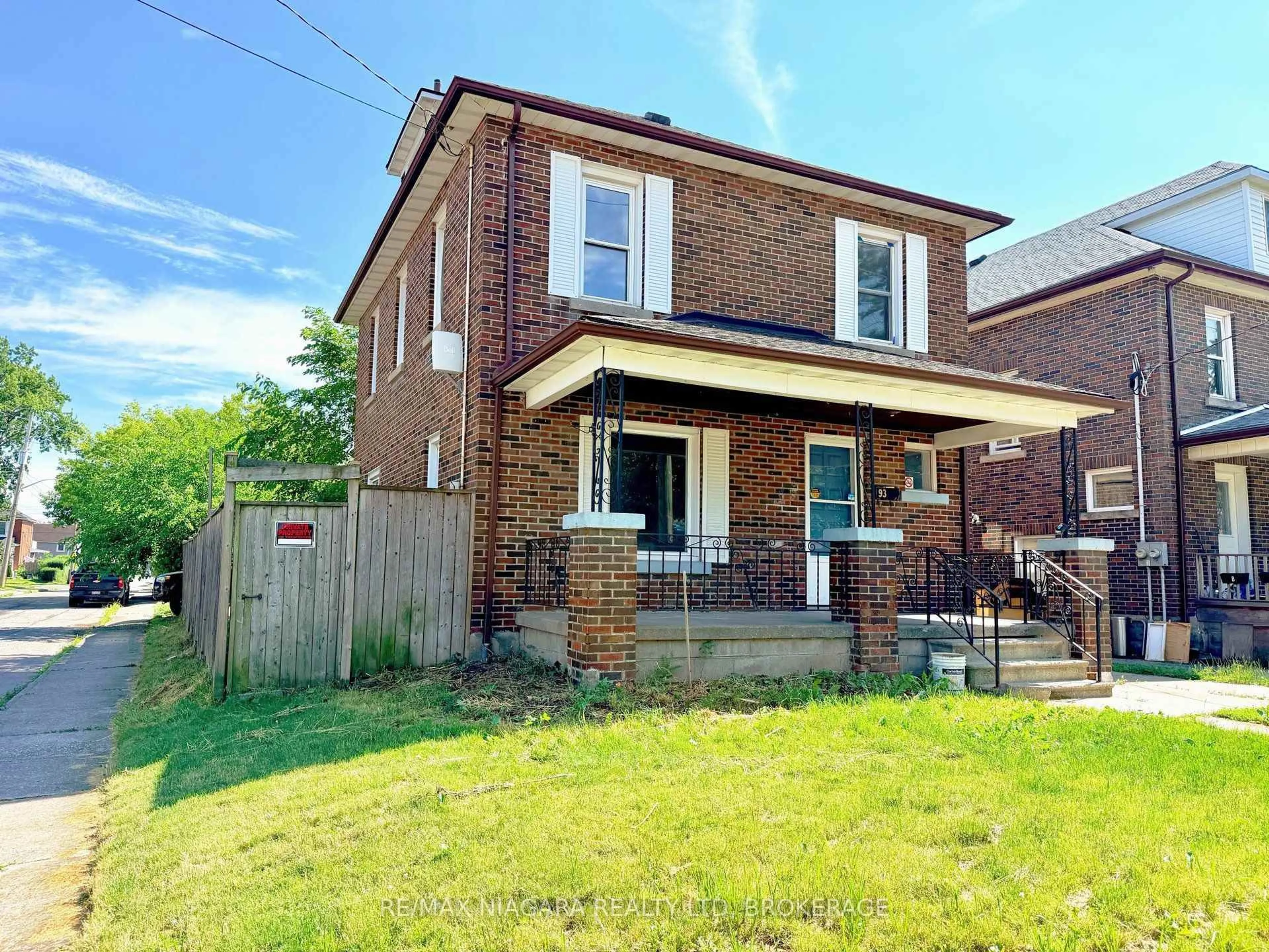 Home with brick exterior material, street for 93 State St, Welland Ontario L3B 4K6