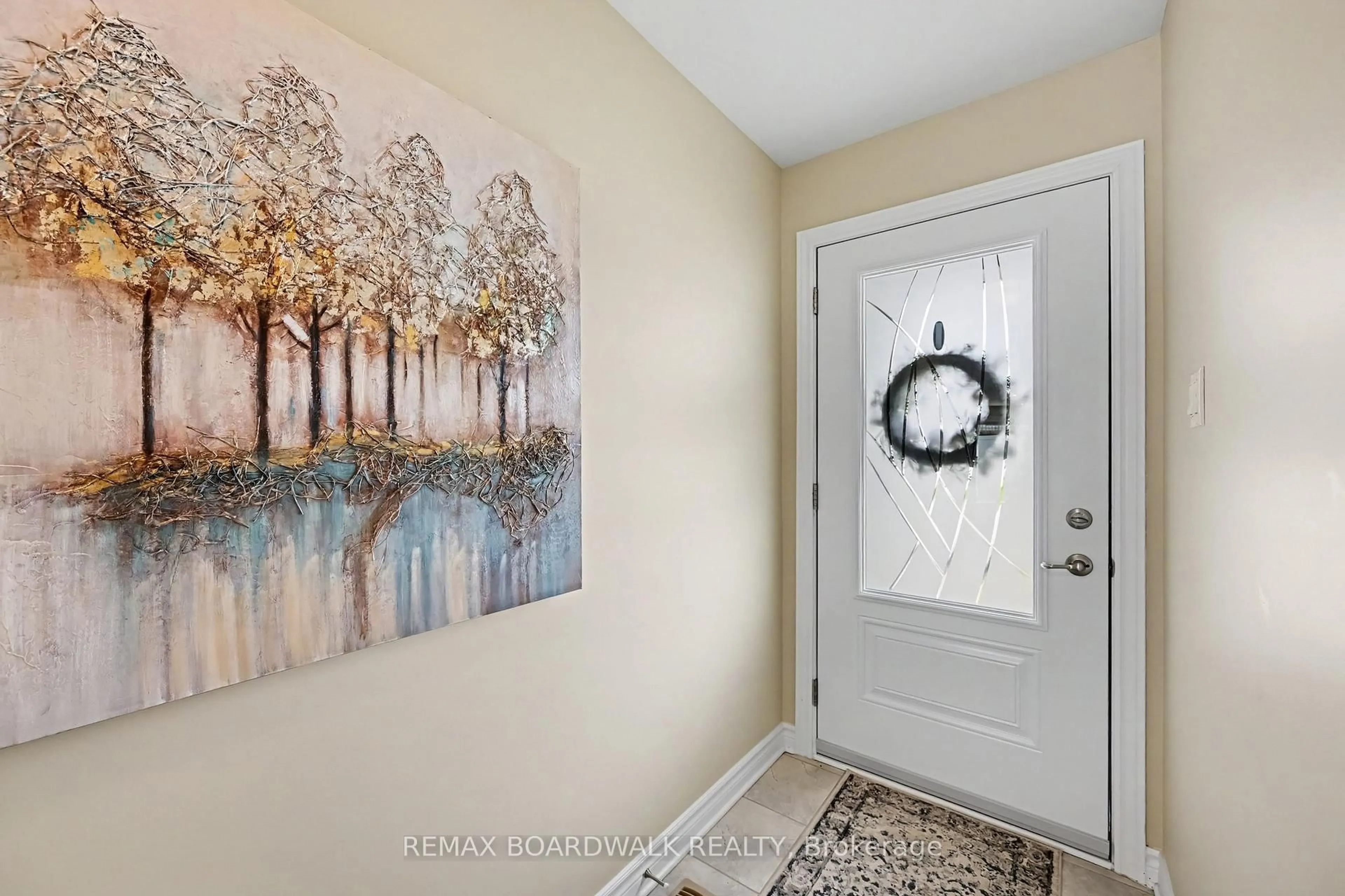 Indoor entryway for 100 Seabert Dr, Arnprior Ontario K7S 0K1