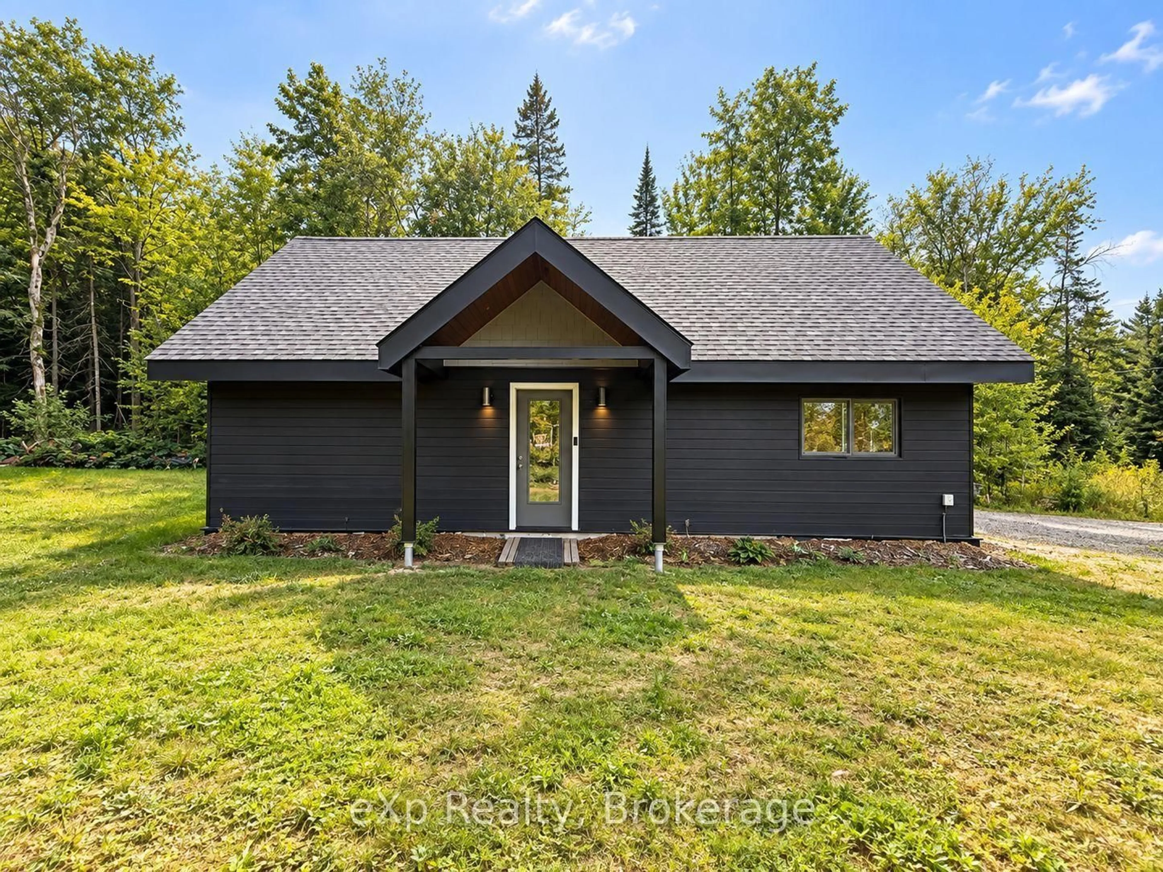 Home with vinyl exterior material, unknown for 422 Balsam Chutes Rd, Huntsville Ontario P0B 1L0
