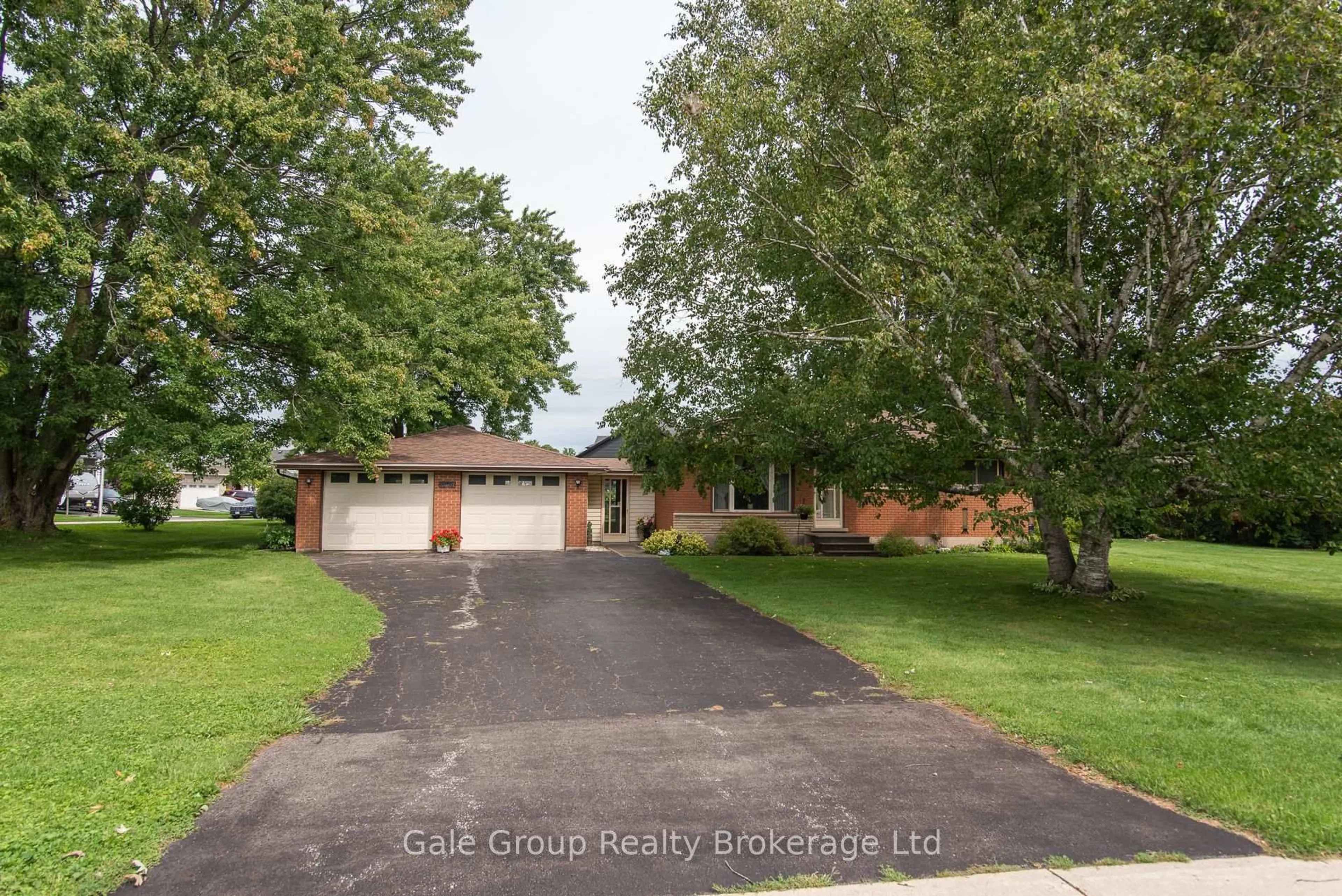 A pic from outside/outdoor area/front of a property/back of a property/a pic from drone, street for 20 GEORGE St, East Zorra-Tavistock Ontario N0J 1M0