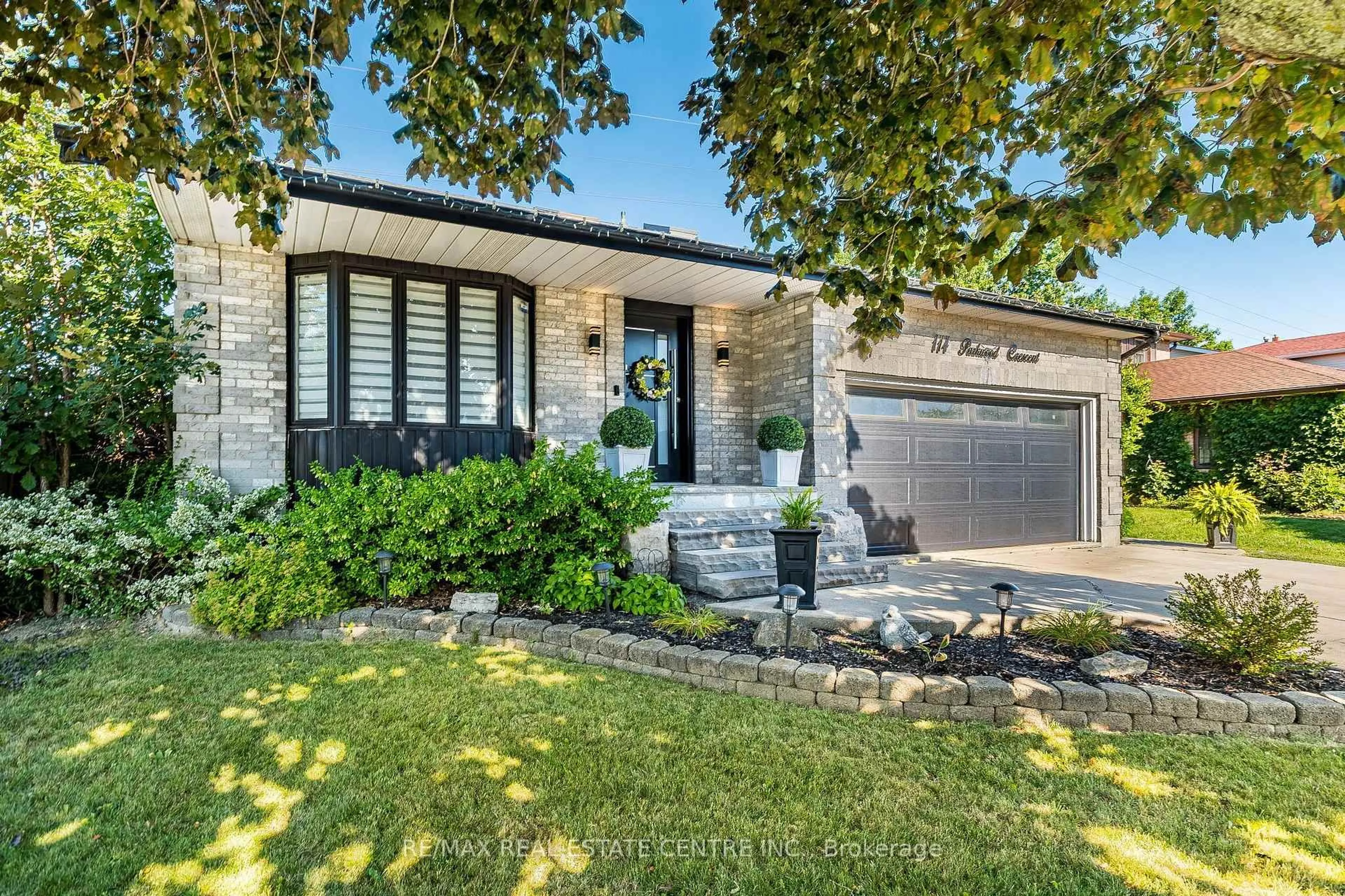 Home with brick exterior material, street for 114 Parkwood Cres, Hamilton Ontario L8V 4Z7
